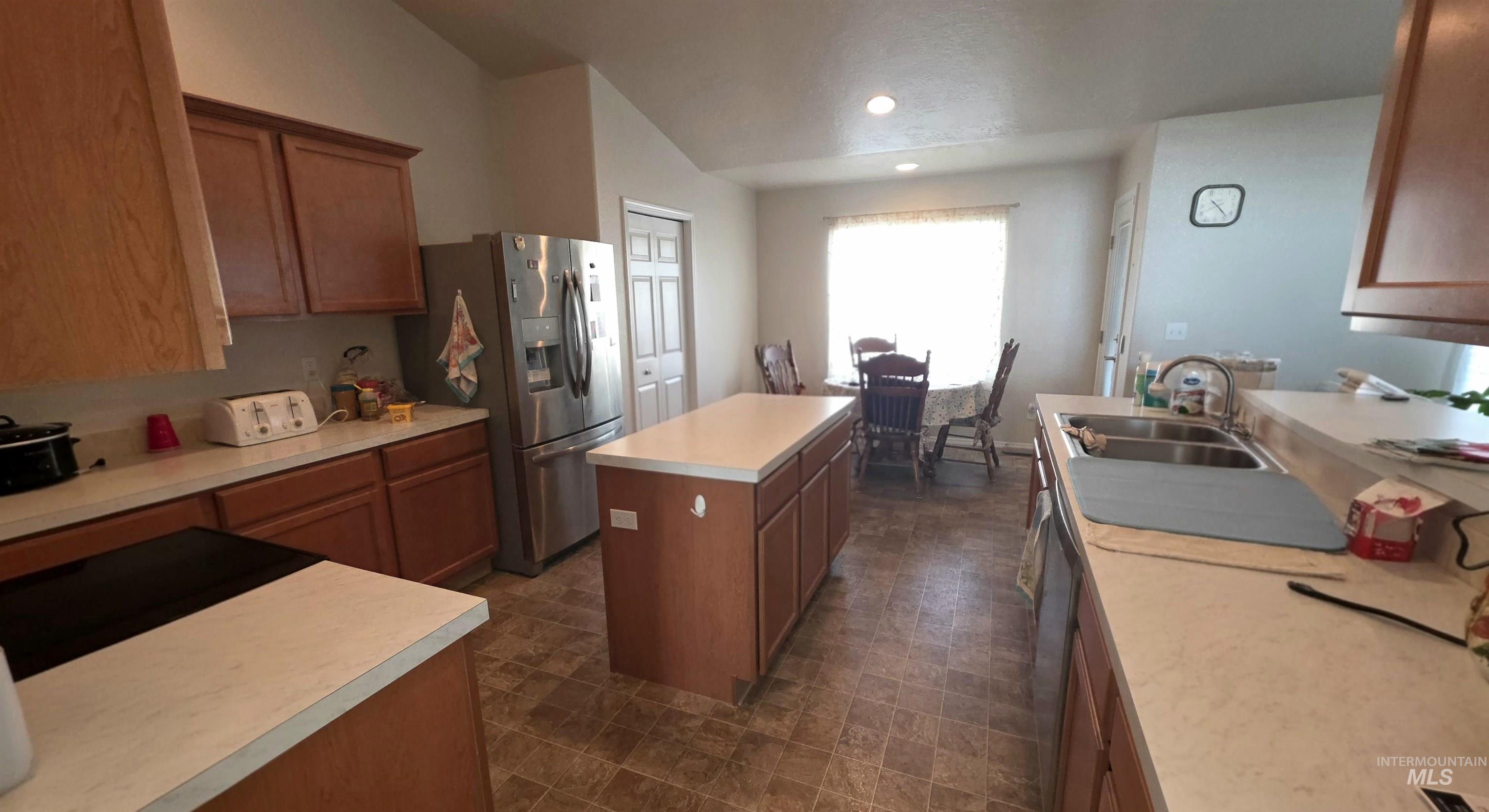 1088 E Rose Island St, Nampa, Idaho 83686-8574, 4 Bedrooms, 3 Bathrooms, Residential For Sale, Price $449,500,MLS 98973654