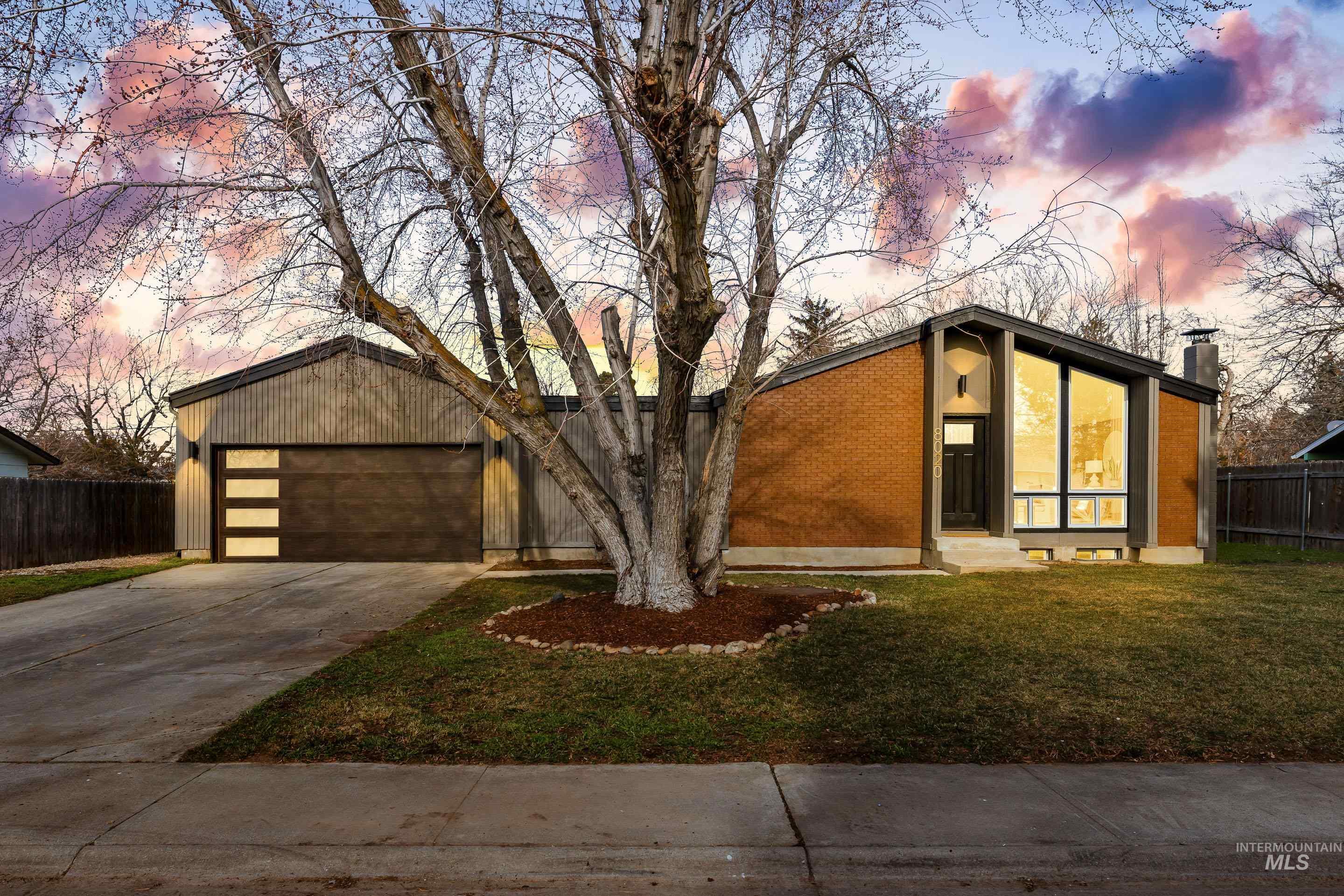 8020 Hummel Dr, Boise, Idaho 83709, 5 Bedrooms, 2 Bathrooms, Residential For Sale, Price $599,900,MLS 98973655