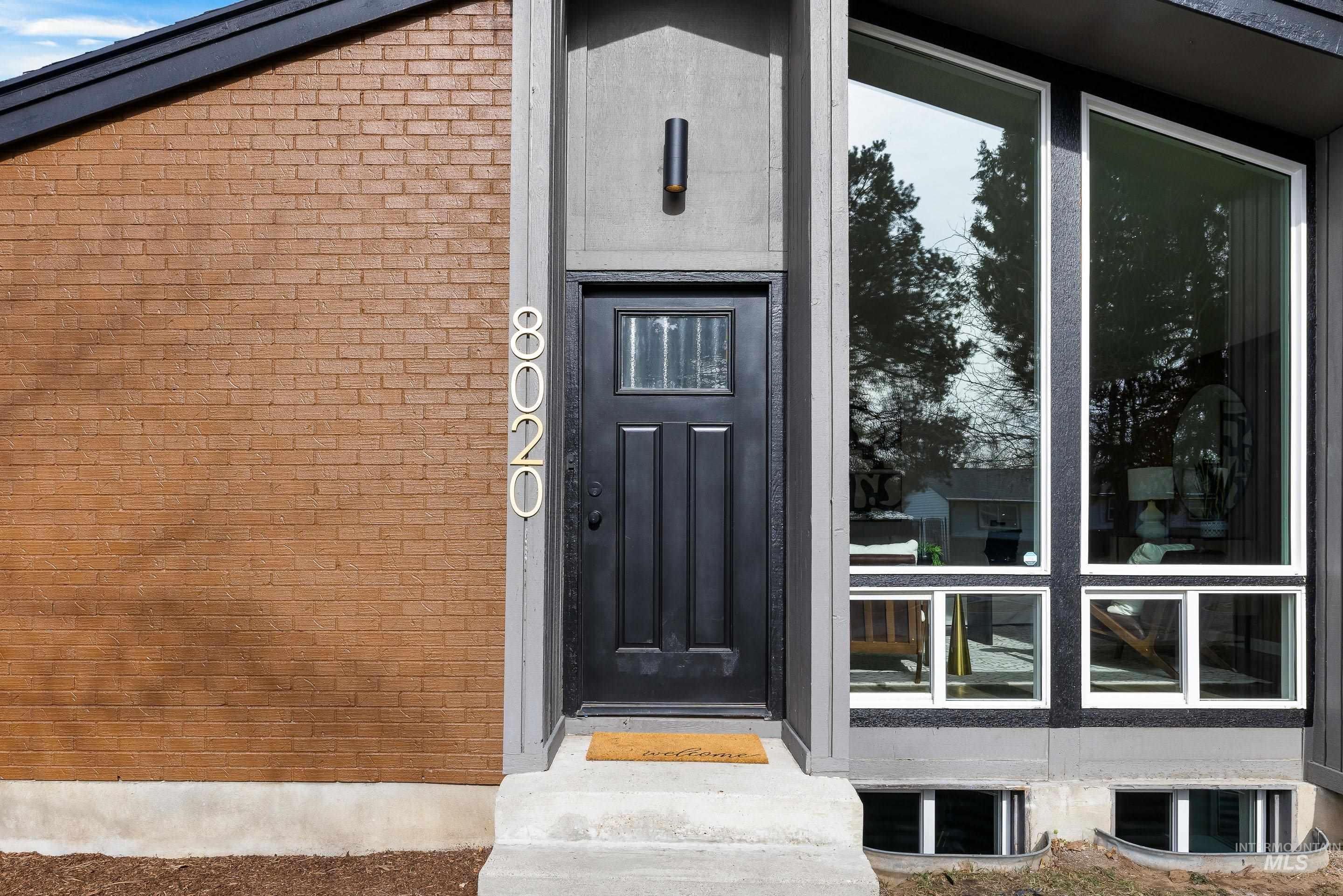 8020 Hummel Dr, Boise, Idaho 83709, 5 Bedrooms, 2 Bathrooms, Residential For Sale, Price $599,900,MLS 98973655