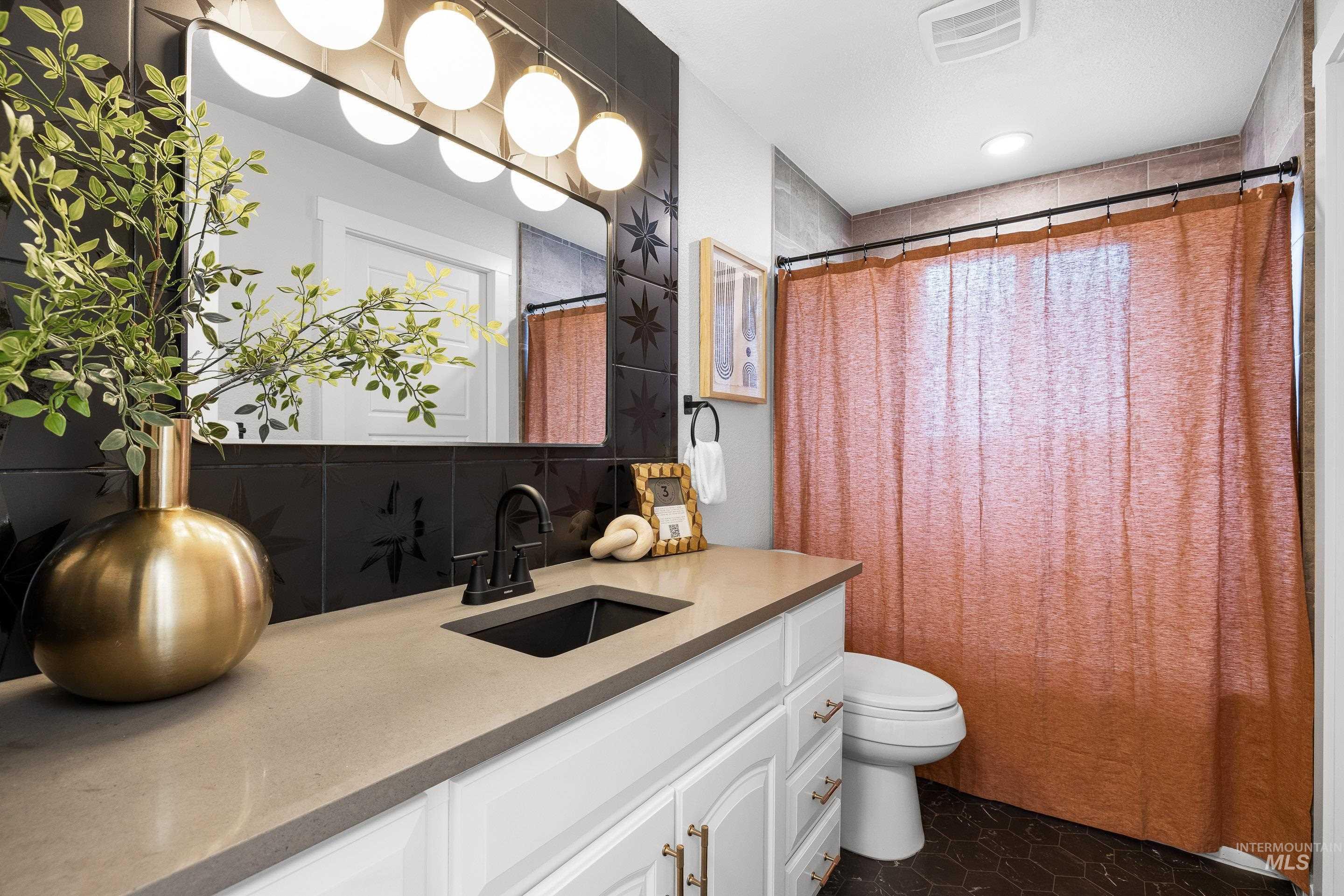 8020 Hummel Dr, Boise, Idaho 83709, 5 Bedrooms, 2 Bathrooms, Residential For Sale, Price $599,900,MLS 98973655