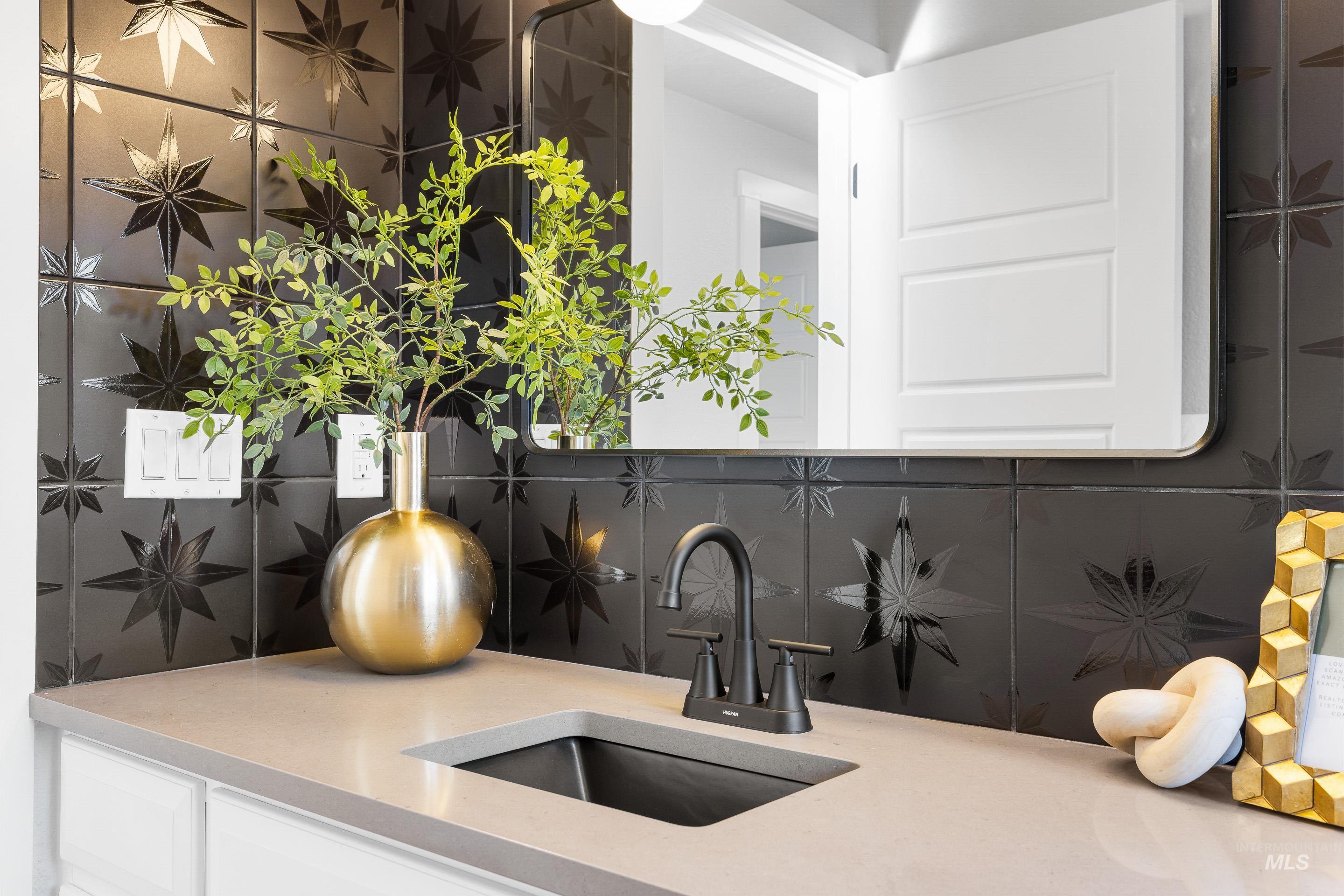 8020 Hummel Dr, Boise, Idaho 83709, 5 Bedrooms, 2 Bathrooms, Residential For Sale, Price $599,900,MLS 98973655