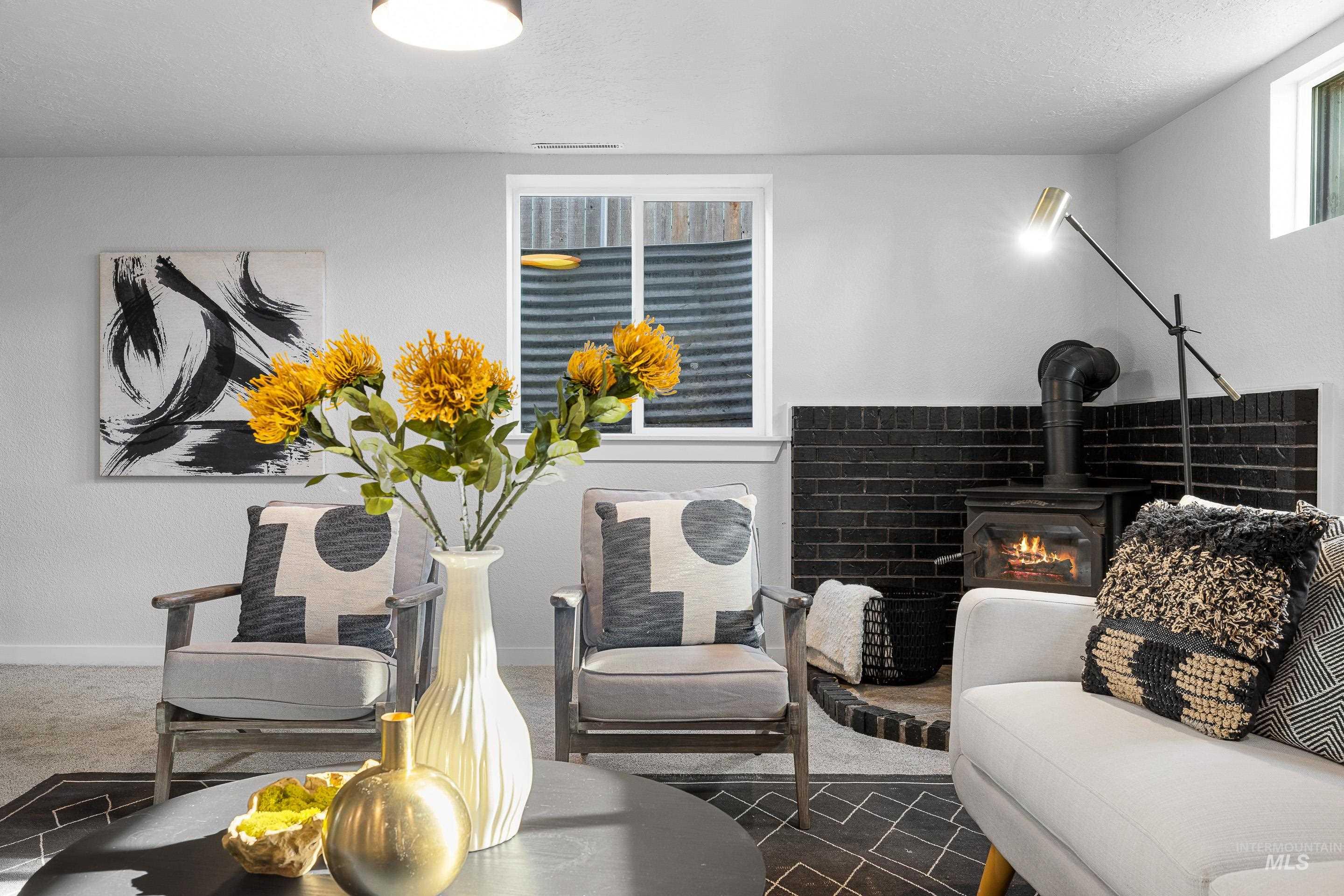 8020 Hummel Dr, Boise, Idaho 83709, 5 Bedrooms, 2 Bathrooms, Residential For Sale, Price $599,900,MLS 98973655