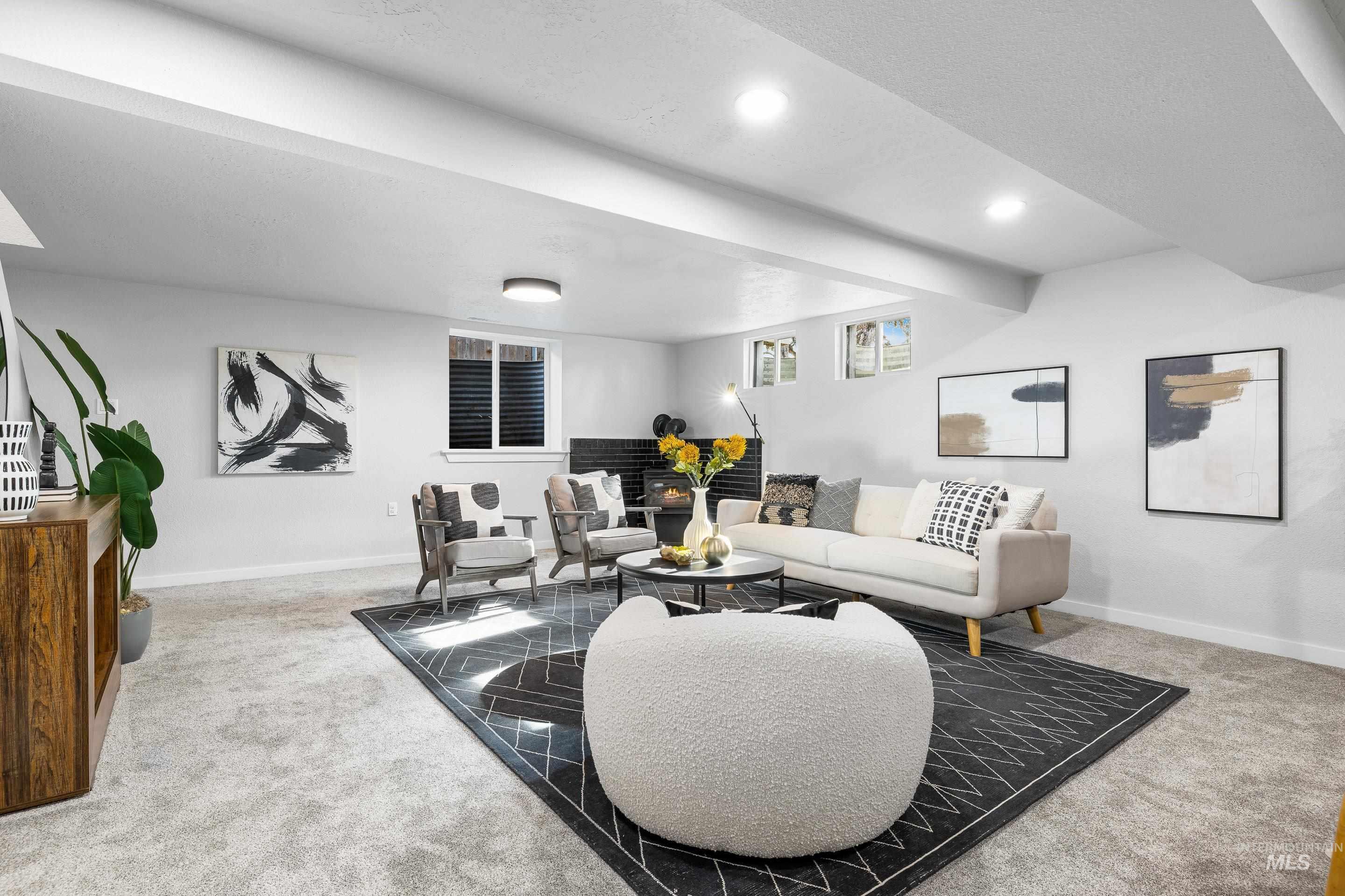 8020 Hummel Dr, Boise, Idaho 83709, 5 Bedrooms, 2 Bathrooms, Residential For Sale, Price $599,900,MLS 98973655