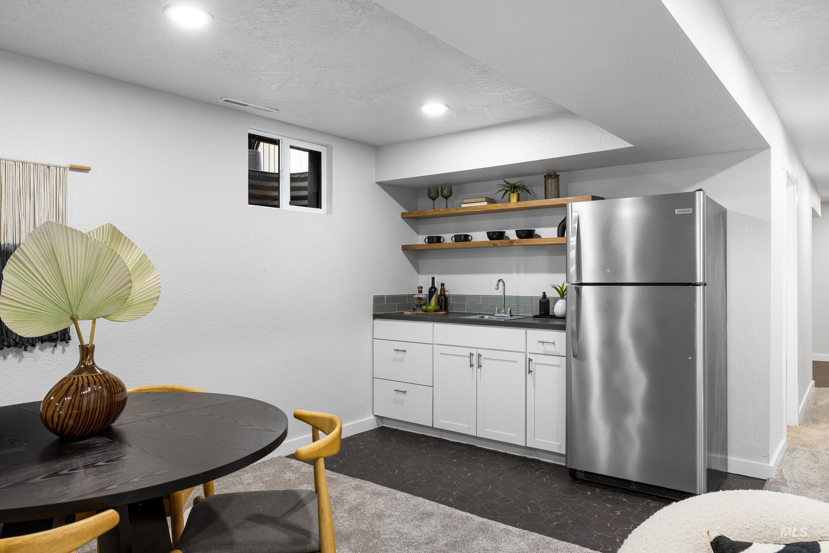 8020 Hummel Dr, Boise, Idaho 83709, 5 Bedrooms, 2 Bathrooms, Residential For Sale, Price $599,900,MLS 98973655