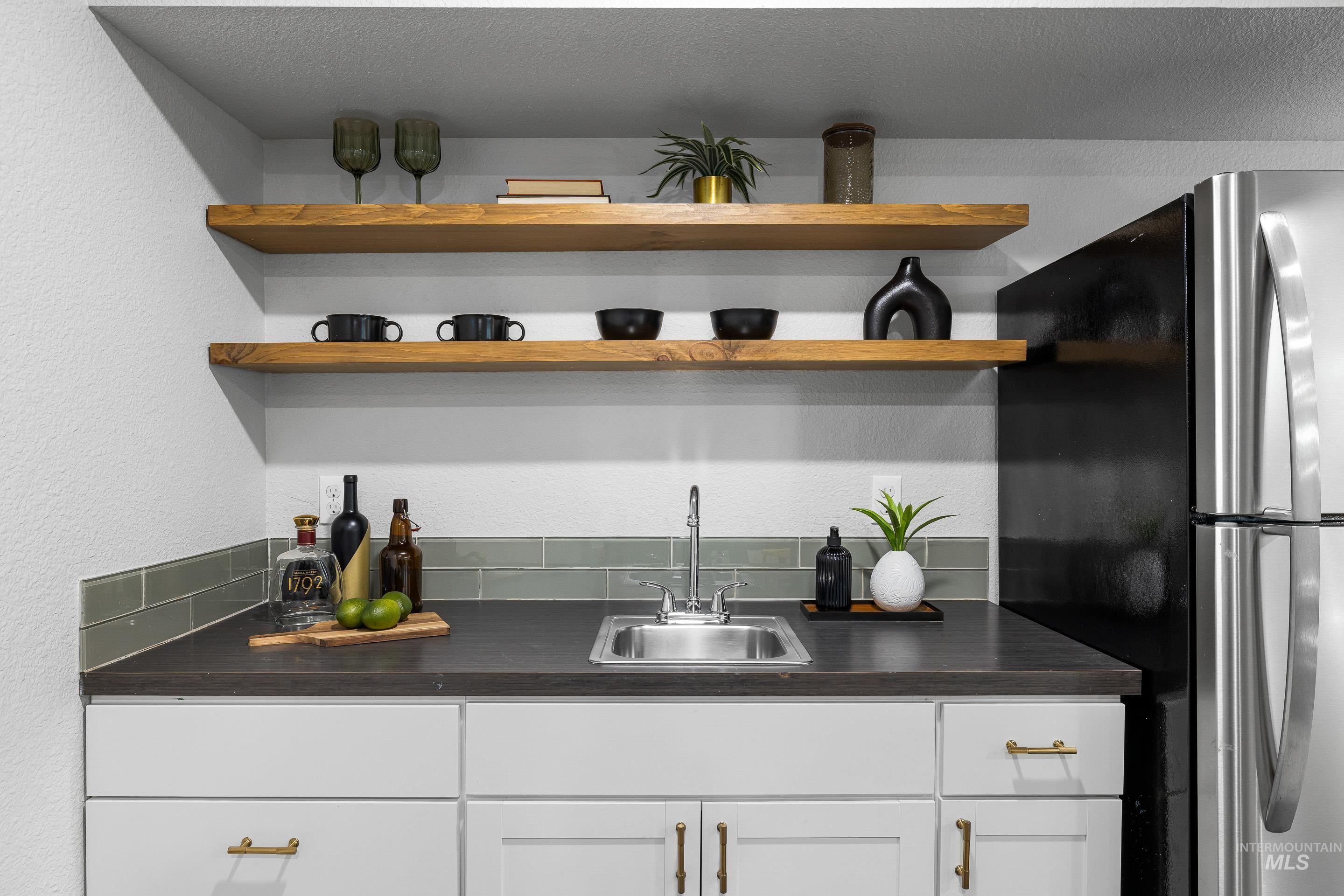 8020 Hummel Dr, Boise, Idaho 83709, 5 Bedrooms, 2 Bathrooms, Residential For Sale, Price $599,900,MLS 98973655