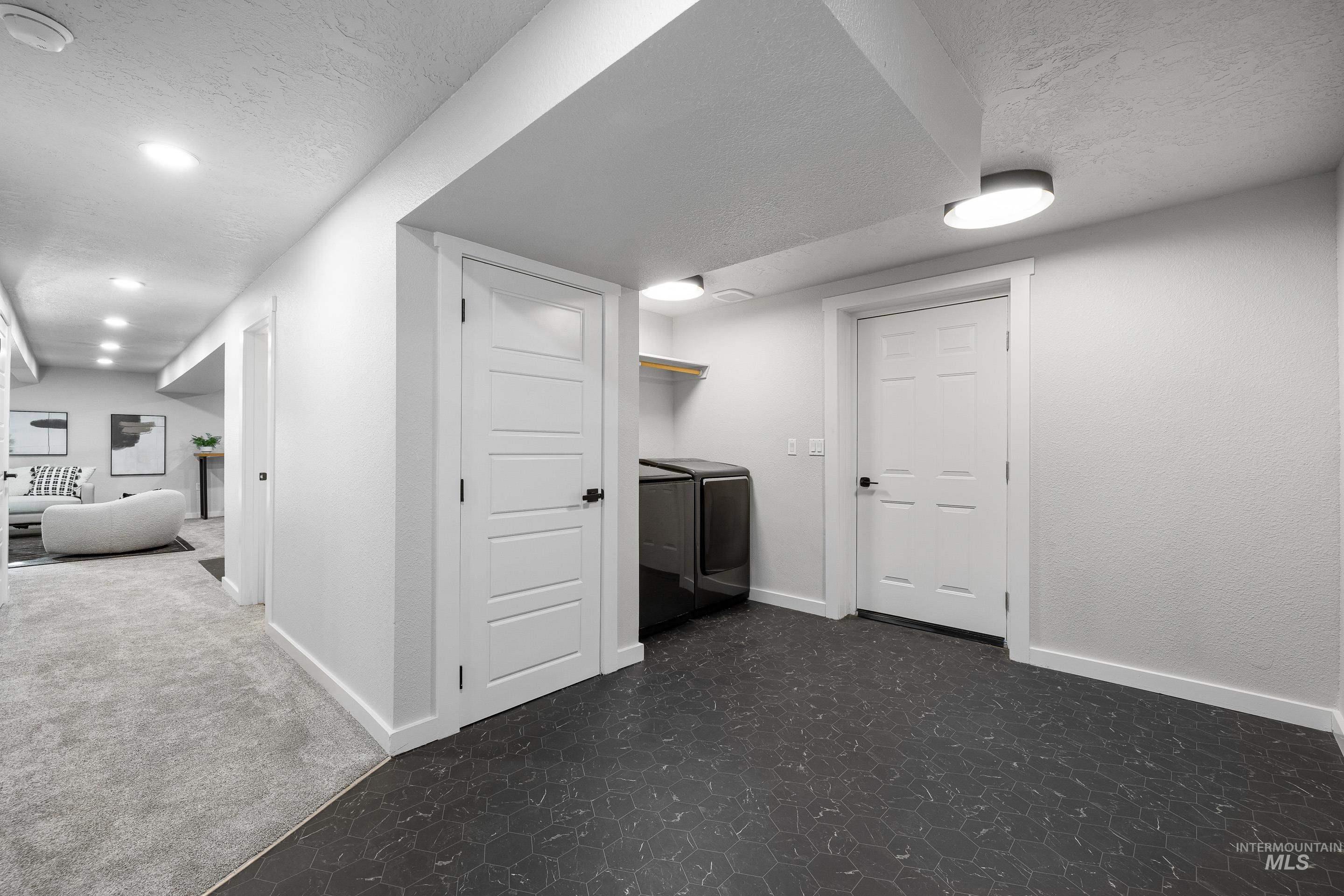 8020 Hummel Dr, Boise, Idaho 83709, 5 Bedrooms, 2 Bathrooms, Residential For Sale, Price $599,900,MLS 98973655