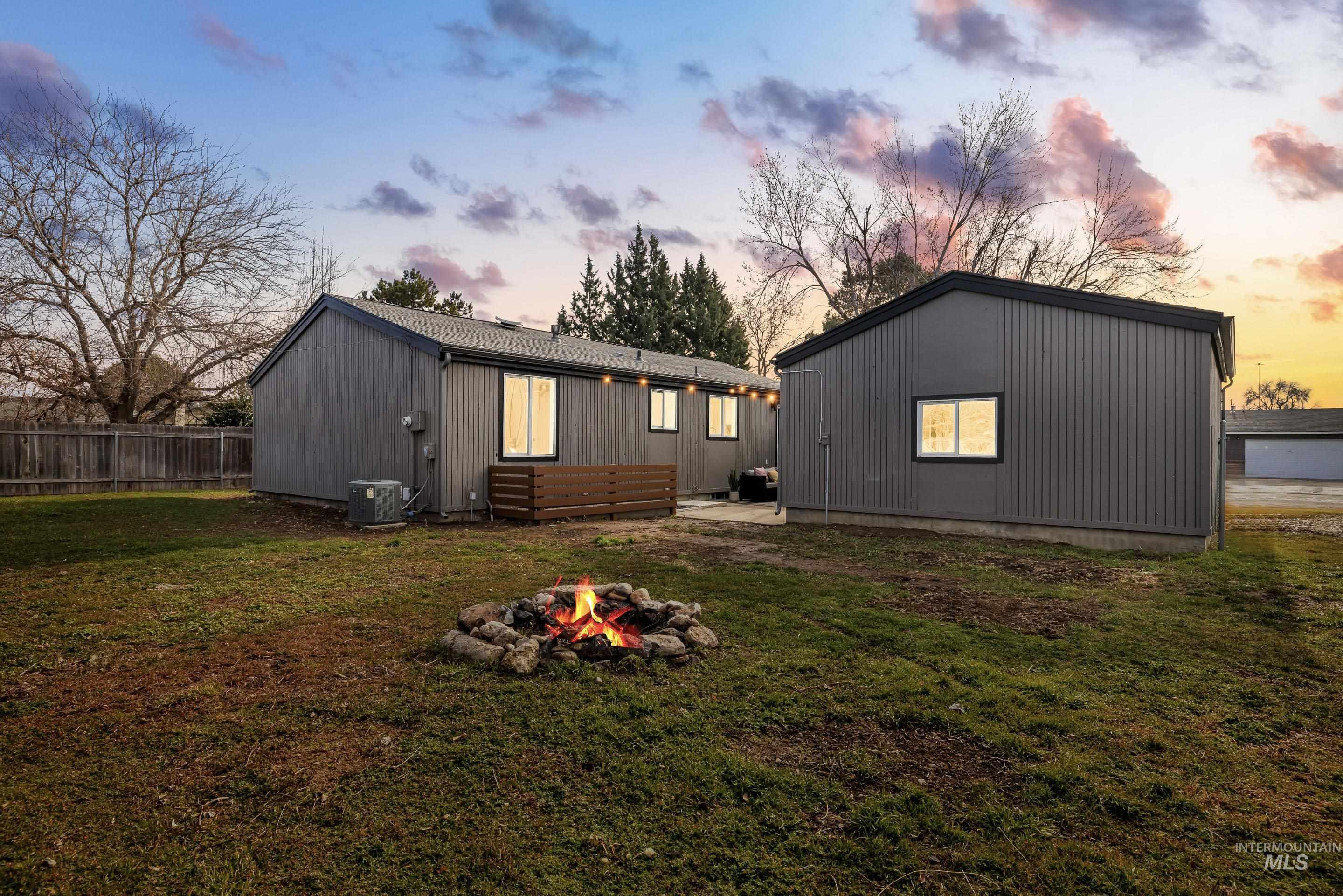 8020 Hummel Dr, Boise, Idaho 83709, 5 Bedrooms, 2 Bathrooms, Residential For Sale, Price $599,900,MLS 98973655