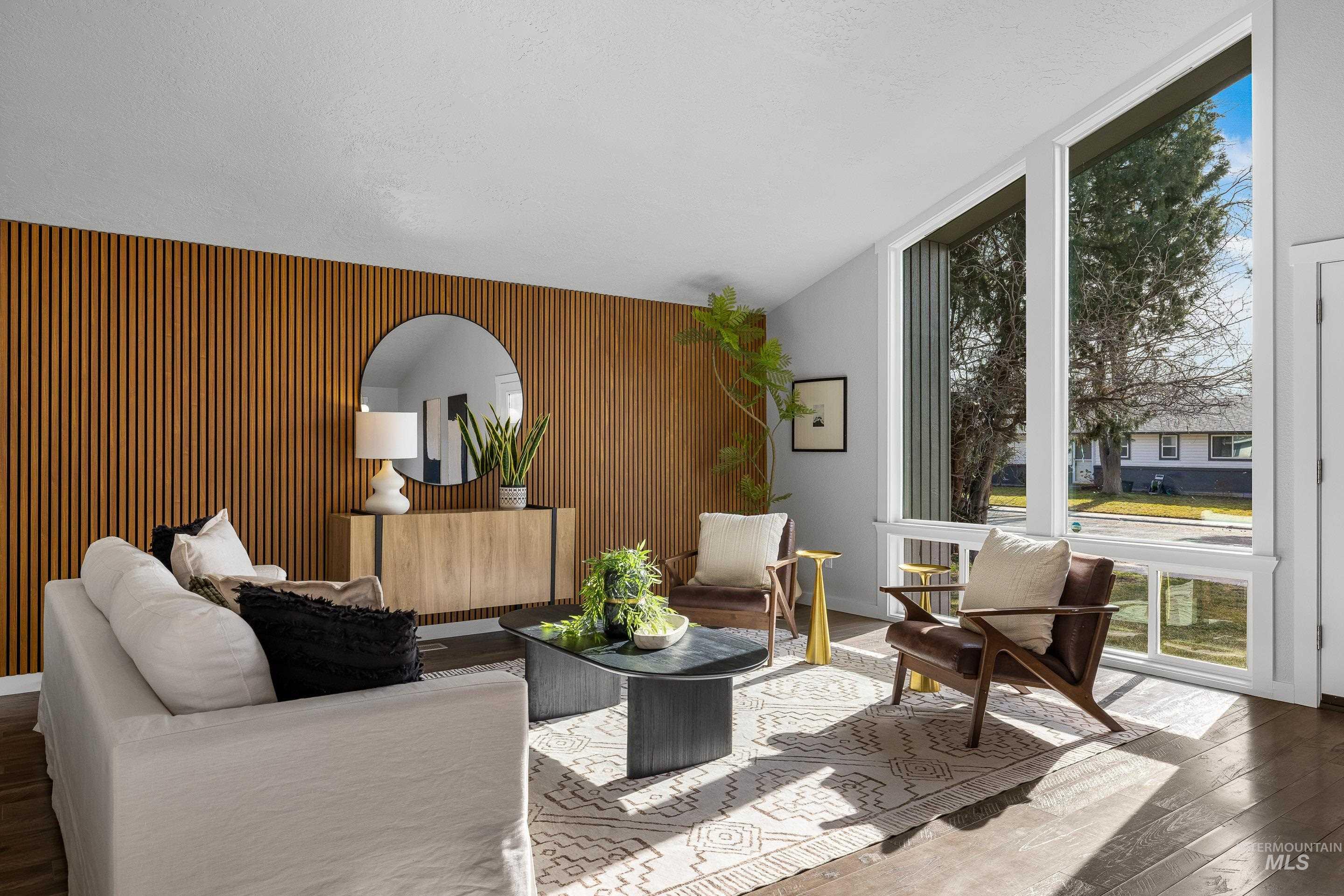 8020 Hummel Dr, Boise, Idaho 83709, 5 Bedrooms, 2 Bathrooms, Residential For Sale, Price $599,900,MLS 98973655