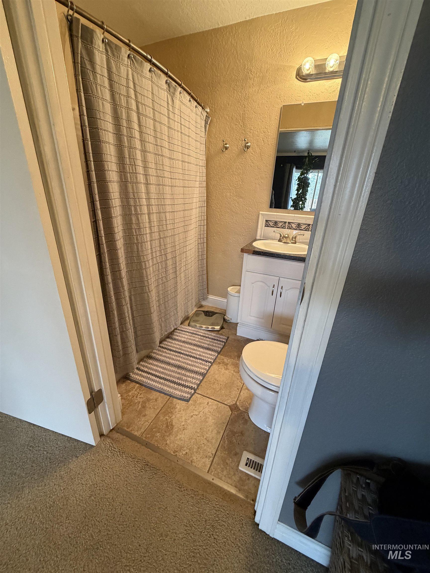 1306 Hemlock Ave, Lewiston, Idaho 83501-5728, 5 Bedrooms, 3.5 Bathrooms, Residential For Sale, Price $624,999,MLS 98973656