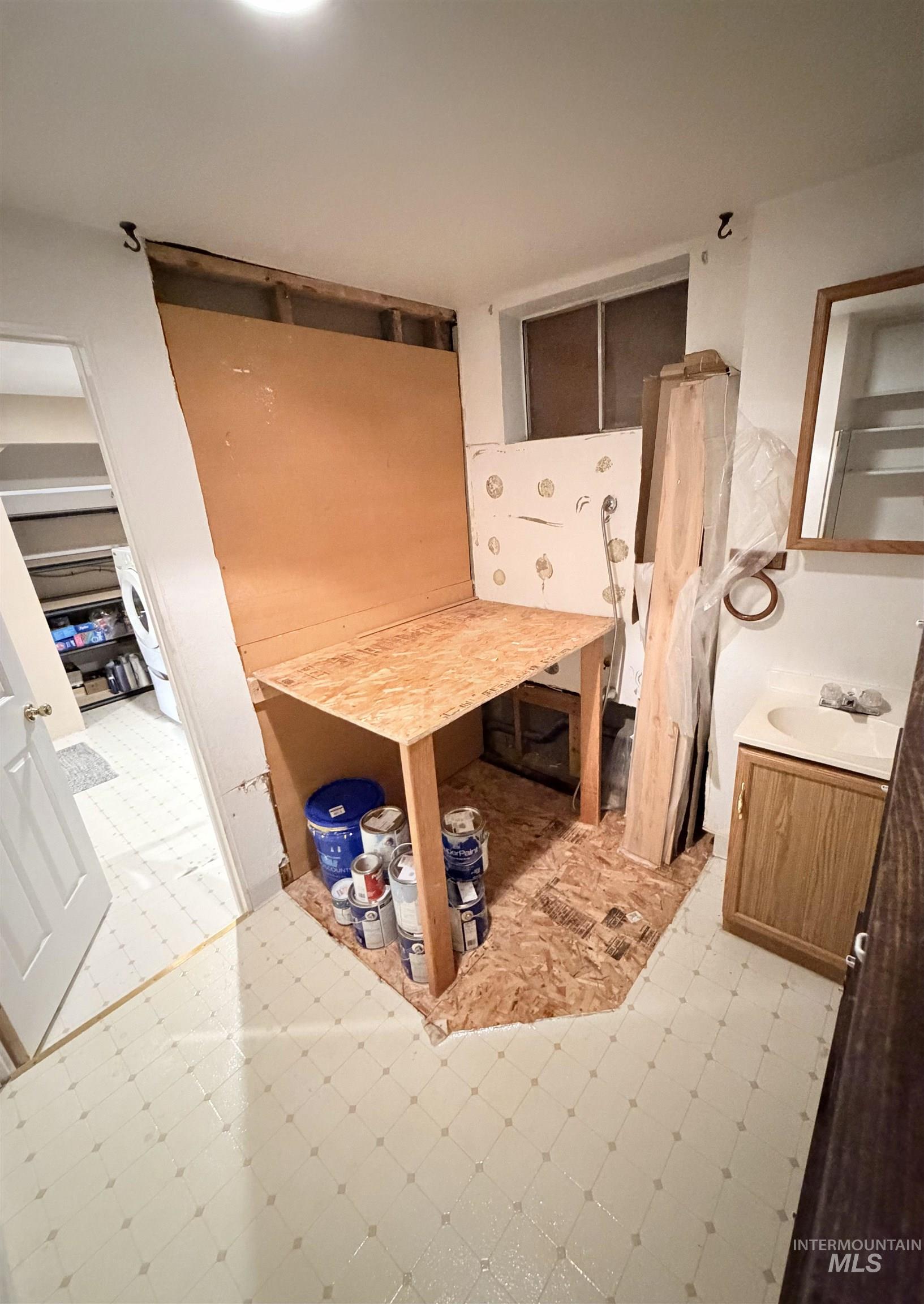 1306 Hemlock Ave, Lewiston, Idaho 83501-5728, 5 Bedrooms, 3.5 Bathrooms, Residential For Sale, Price $624,999,MLS 98973656