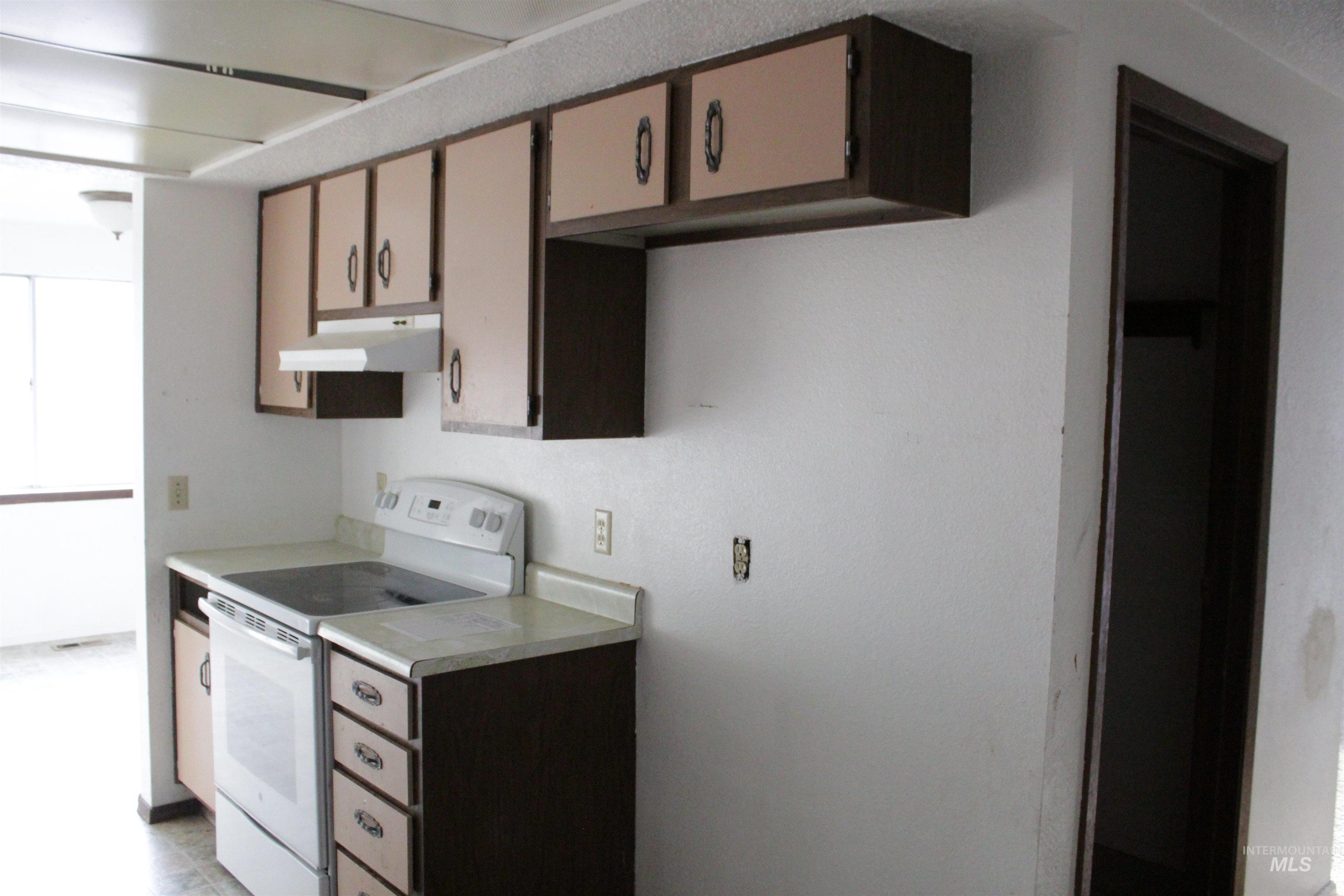 622 E Court St, Weiser, Idaho 83672, 3 Bedrooms, 1.5 Bathrooms, Residential For Sale, Price $210,000,MLS 98973657