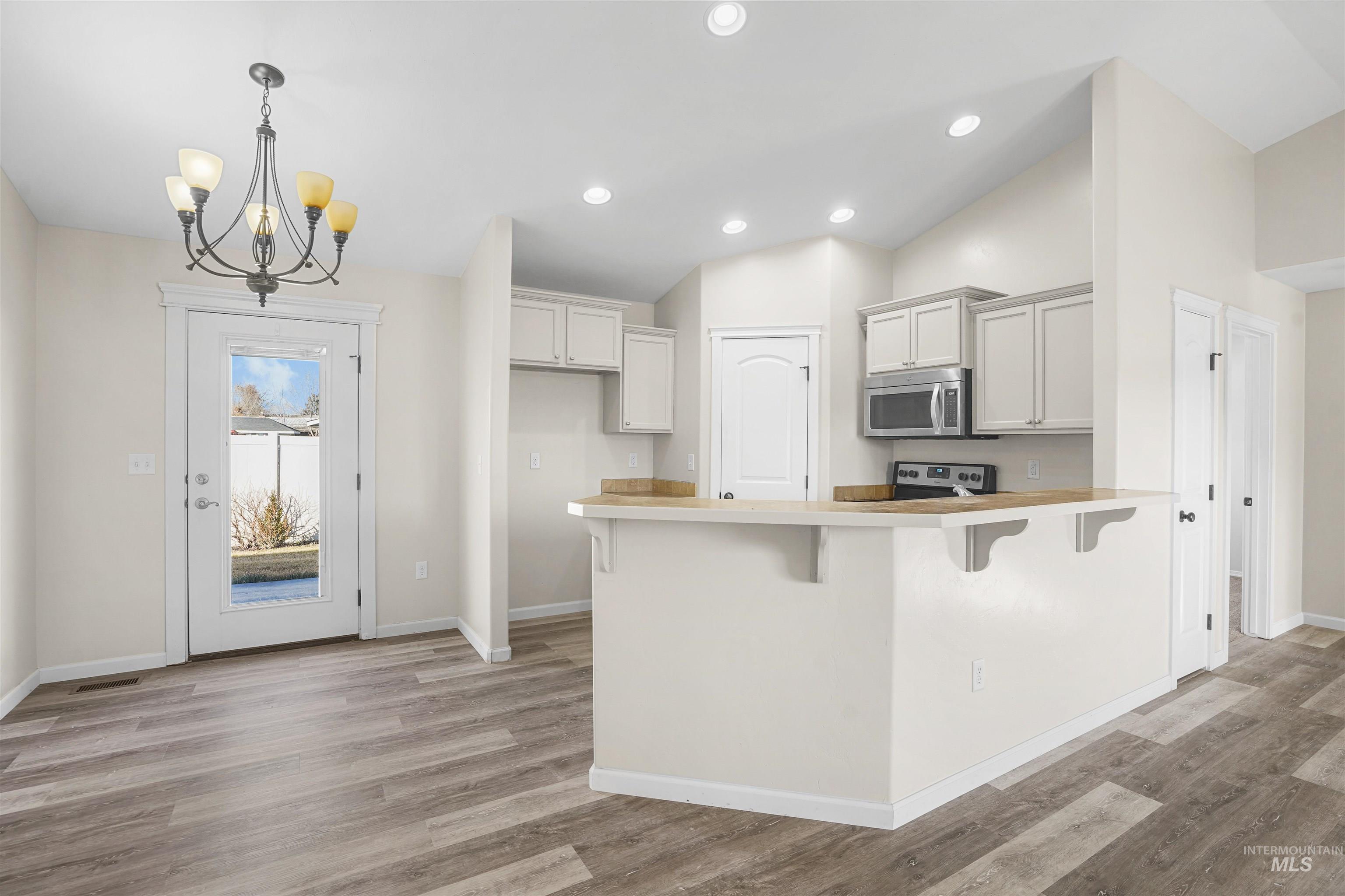 316 Watchmaker Street, Twin Falls, Idaho 83301, 3 Bedrooms, 2 Bathrooms, Residential For Sale, Price $335,000,MLS 98973658