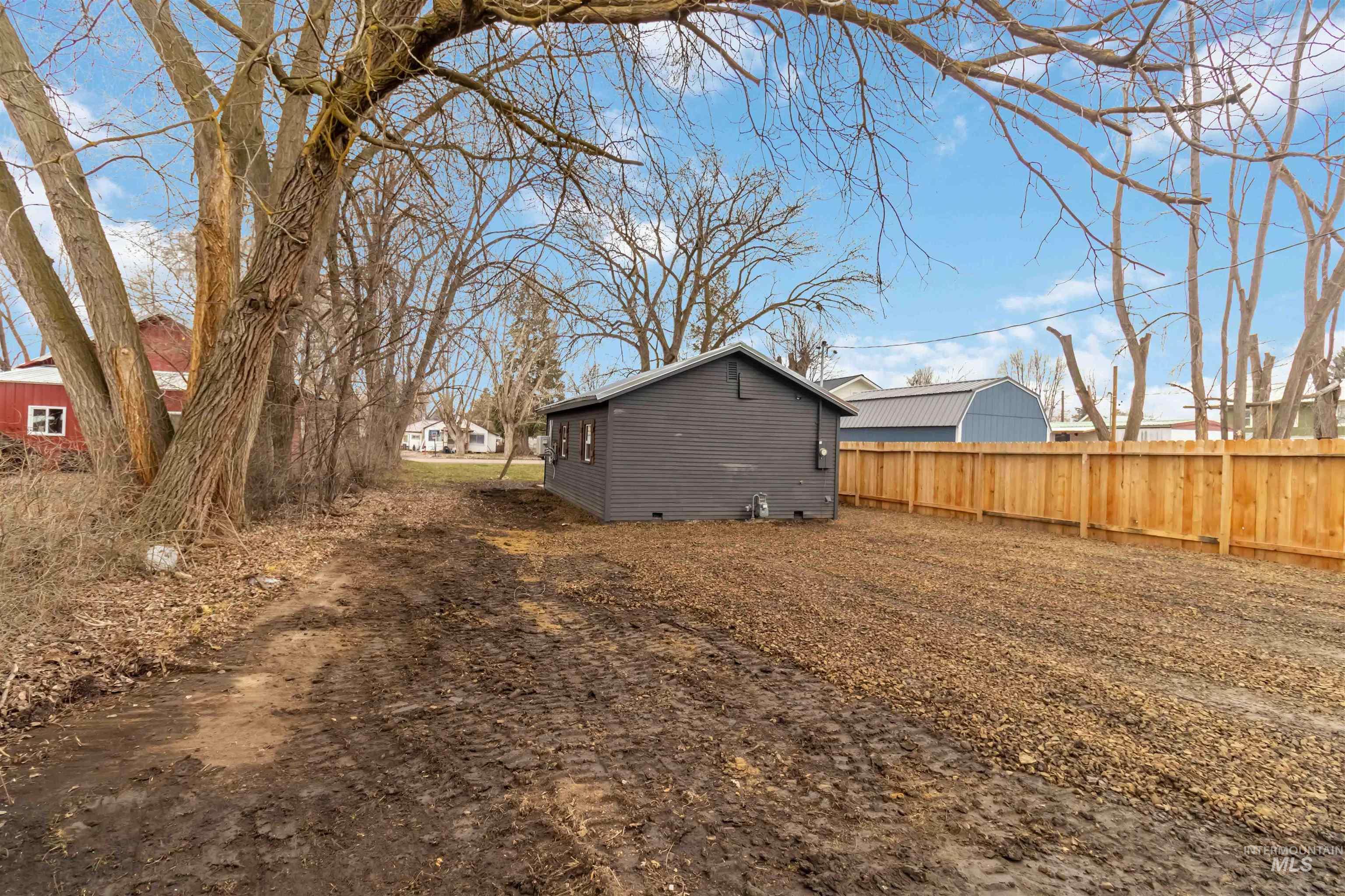 1012 E Main Street, Weiser, Idaho 83672, 1 Bedroom, 1 Bathroom, Residential For Sale, Price $220,000,MLS 98973660