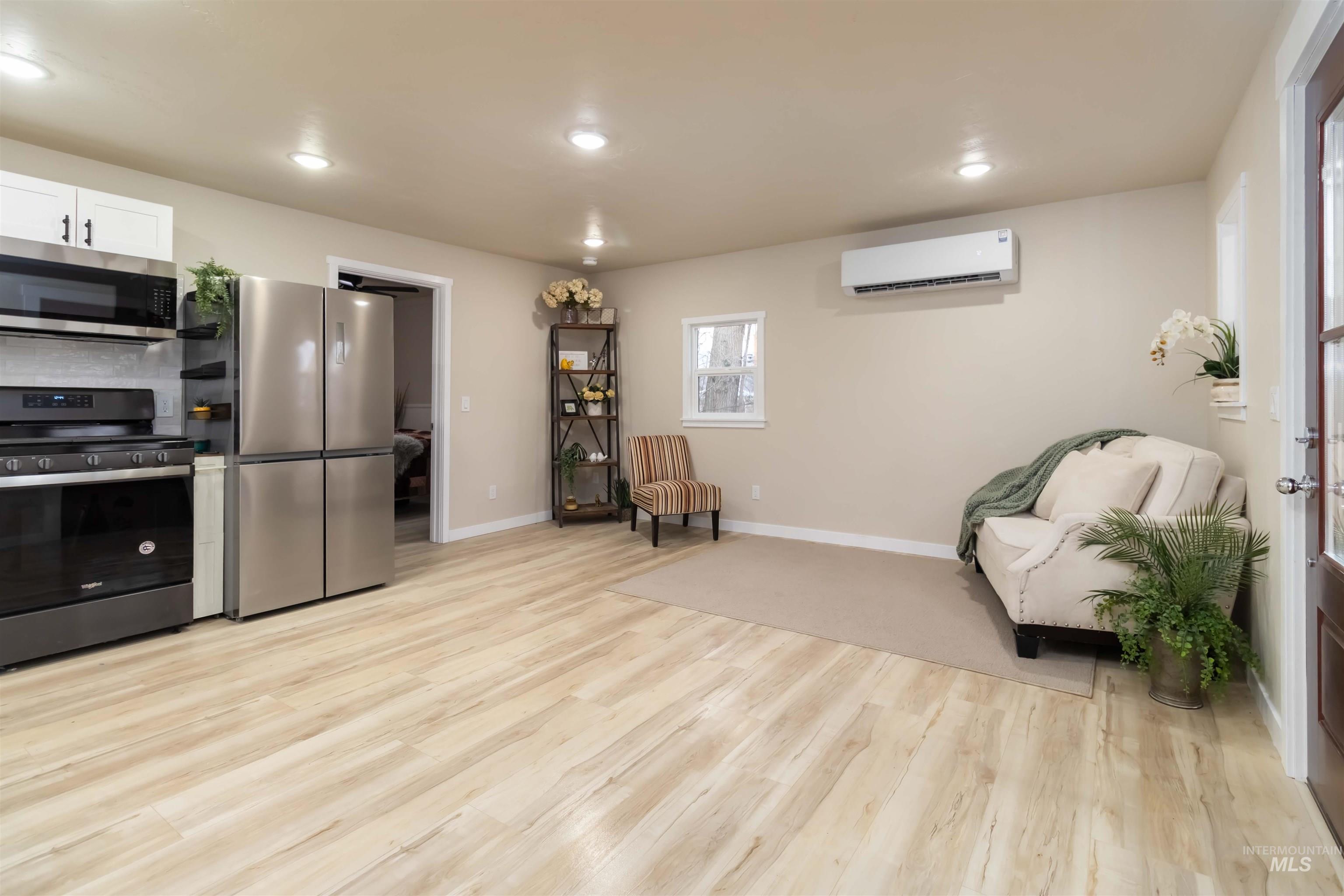 1012 E Main Street, Weiser, Idaho 83672, 1 Bedroom, 1 Bathroom, Residential For Sale, Price $220,000,MLS 98973660