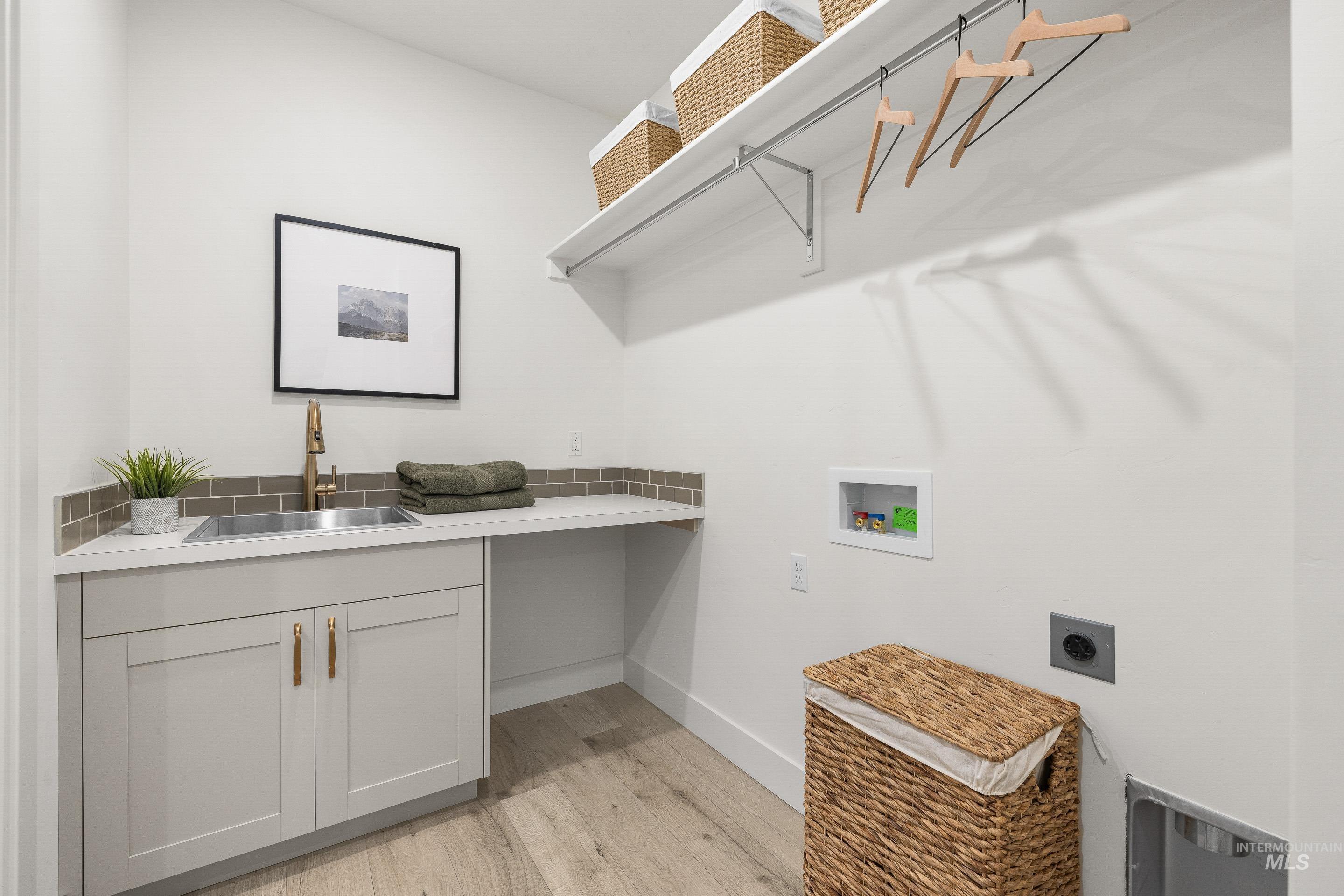 15293 Juniperwood Drive, Caldwell, Idaho 83607, 4 Bedrooms, 2.5 Bathrooms, Residential For Sale, Price $1,010,000,MLS 98973669