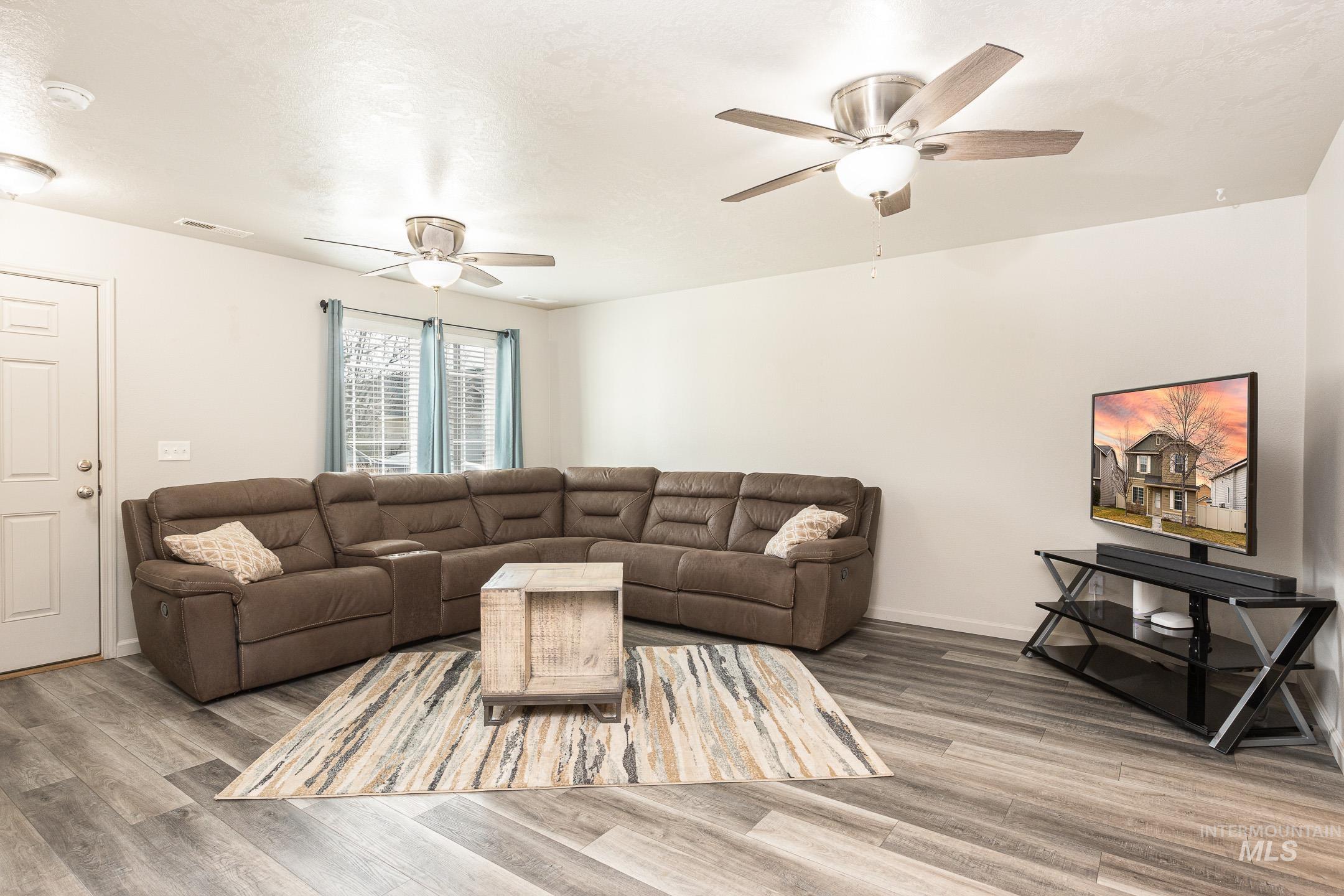 643 N Manship Ave., Meridian, Idaho 83642, 3 Bedrooms, 2.5 Bathrooms, Residential For Sale, Price $398,900,MLS 98973670