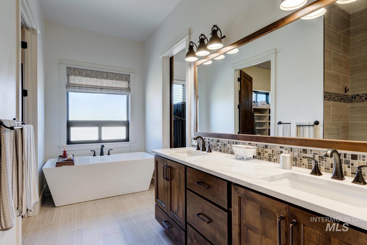 16368 Brunello Ct, Caldwell, Idaho 83607, 3 Bedrooms, 2.5 Bathrooms, Residential For Sale, Price $1,495,000,MLS 98973676