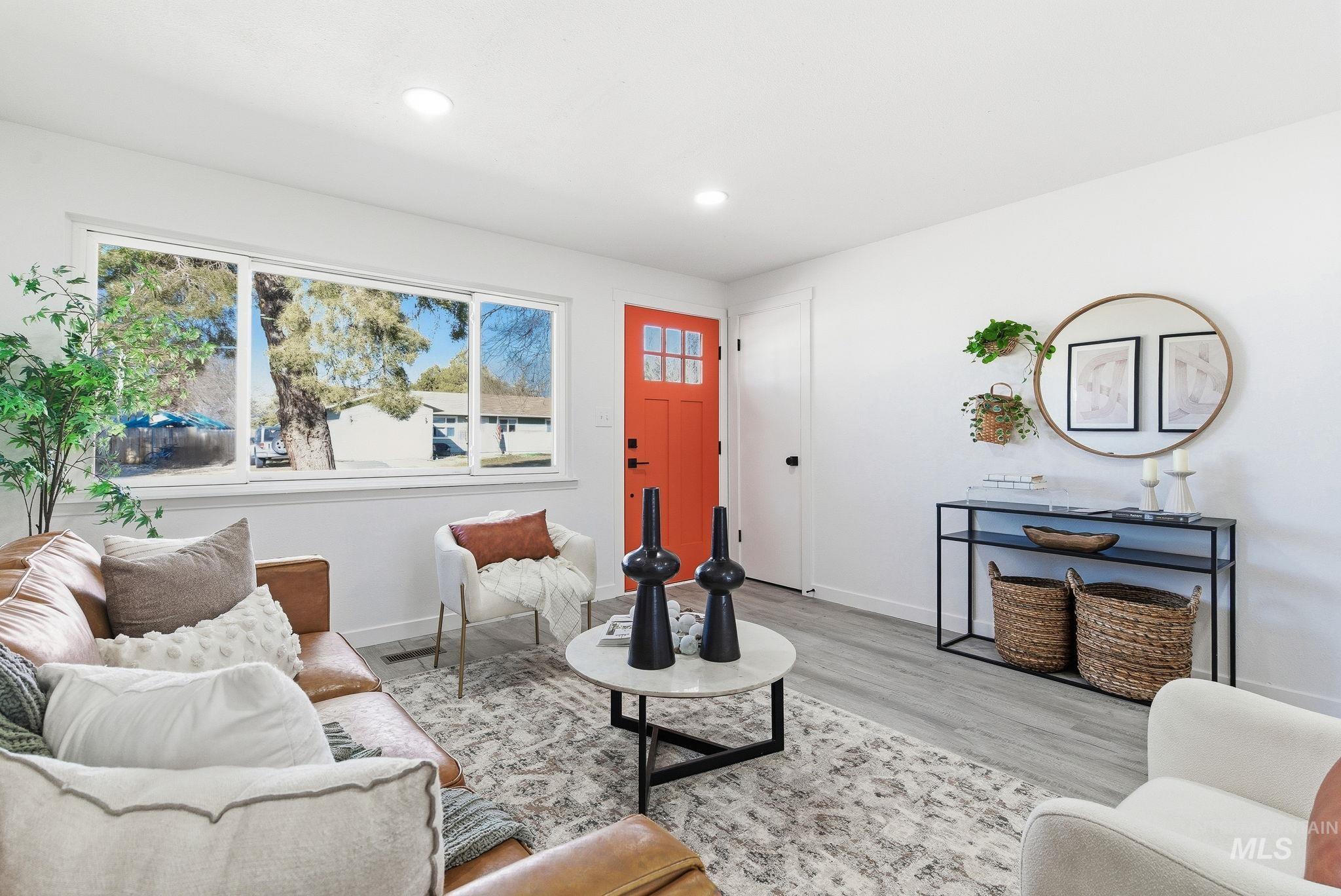 563 W Trini St, Kuna, Idaho 83634, 3 Bedrooms, 1 Bathroom, Residential For Sale, Price $369,990,MLS 98973679