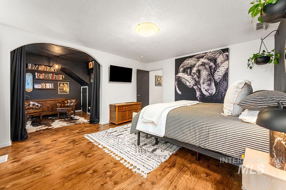 5600 W Beacon Light Rd, Eagle, Idaho 83616, 3 Bedrooms, 2 Bathrooms, Residential For Sale, Price $3,800,000,MLS 98973683