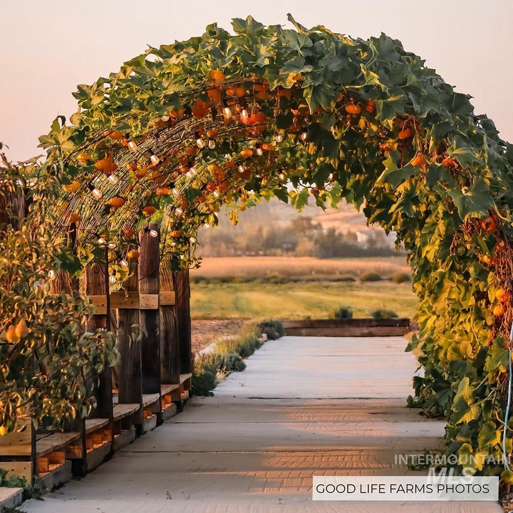 5600 W Beacon Light Rd, Eagle, Idaho 83616, 3 Bedrooms, 2 Bathrooms, Residential For Sale, Price $3,800,000,MLS 98973683