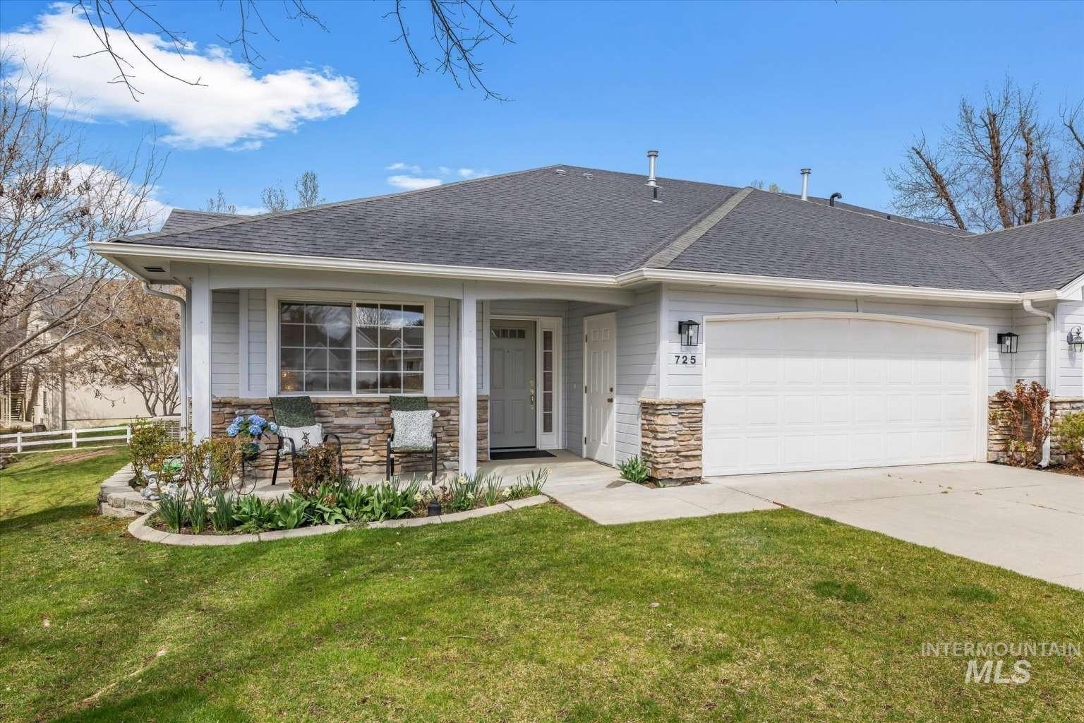 725 N Eagle Rd, Eagle, Idaho 83616, 3 Bedrooms, 3 Bathrooms, Residential For Sale, Price $624,999,MLS 98973684