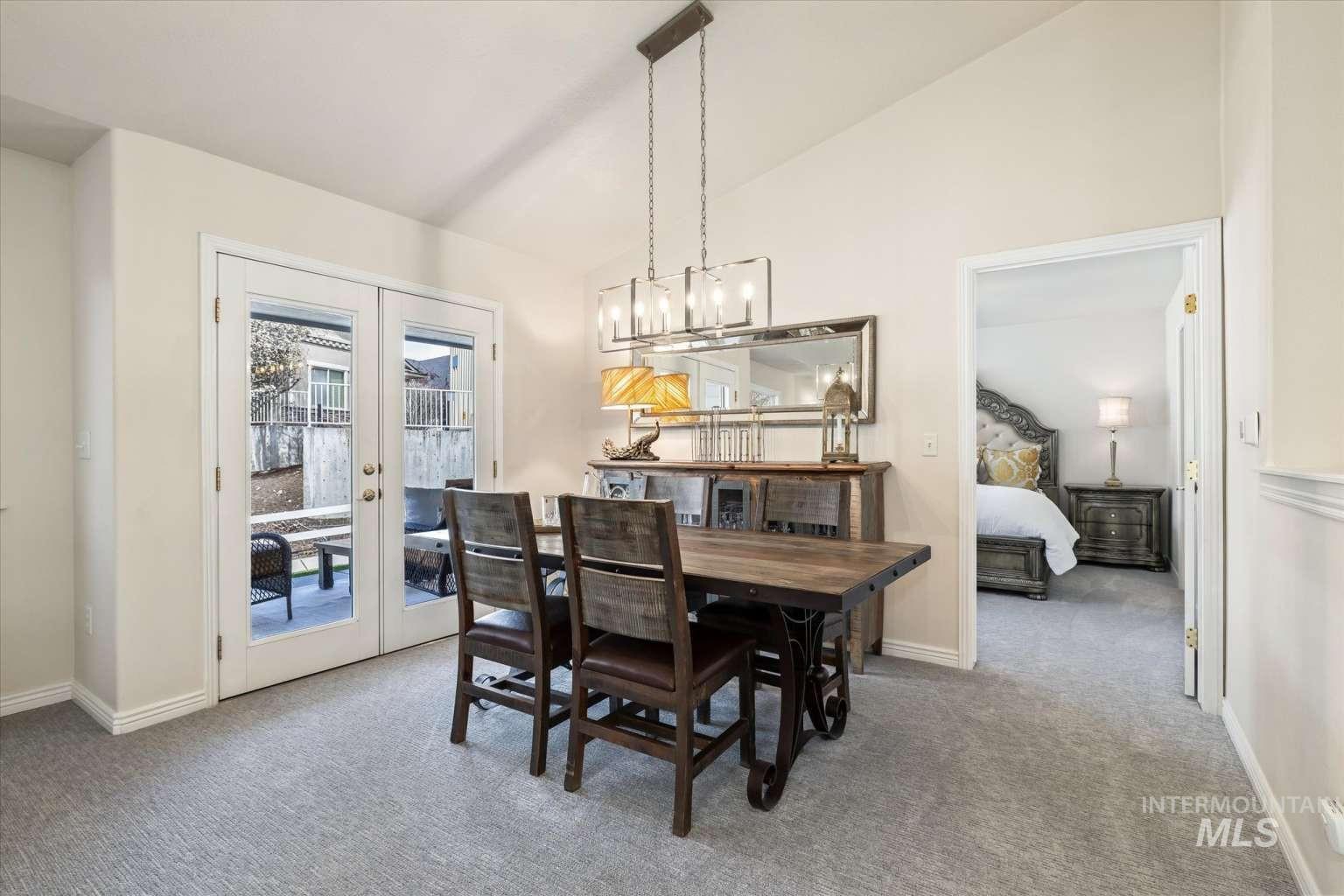 725 N Eagle Rd, Eagle, Idaho 83616, 3 Bedrooms, 3 Bathrooms, Residential For Sale, Price $624,999,MLS 98973684