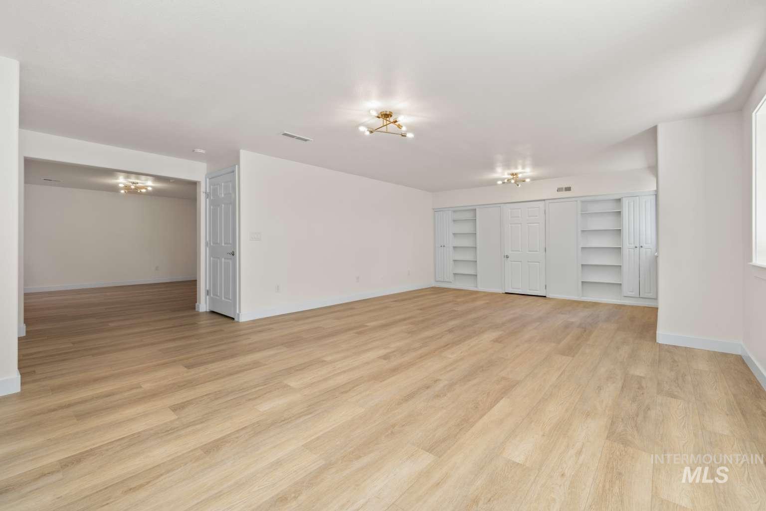 725 N Eagle Rd, Eagle, Idaho 83616, 3 Bedrooms, 3 Bathrooms, Residential For Sale, Price $624,999,MLS 98973684