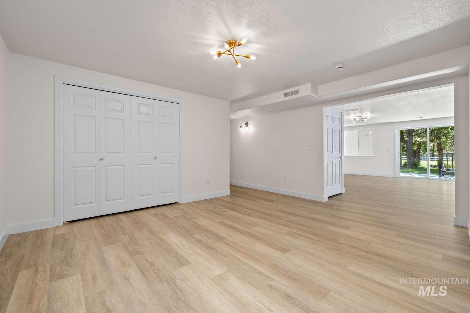 725 N Eagle Rd, Eagle, Idaho 83616, 3 Bedrooms, 3 Bathrooms, Residential For Sale, Price $624,999,MLS 98973684