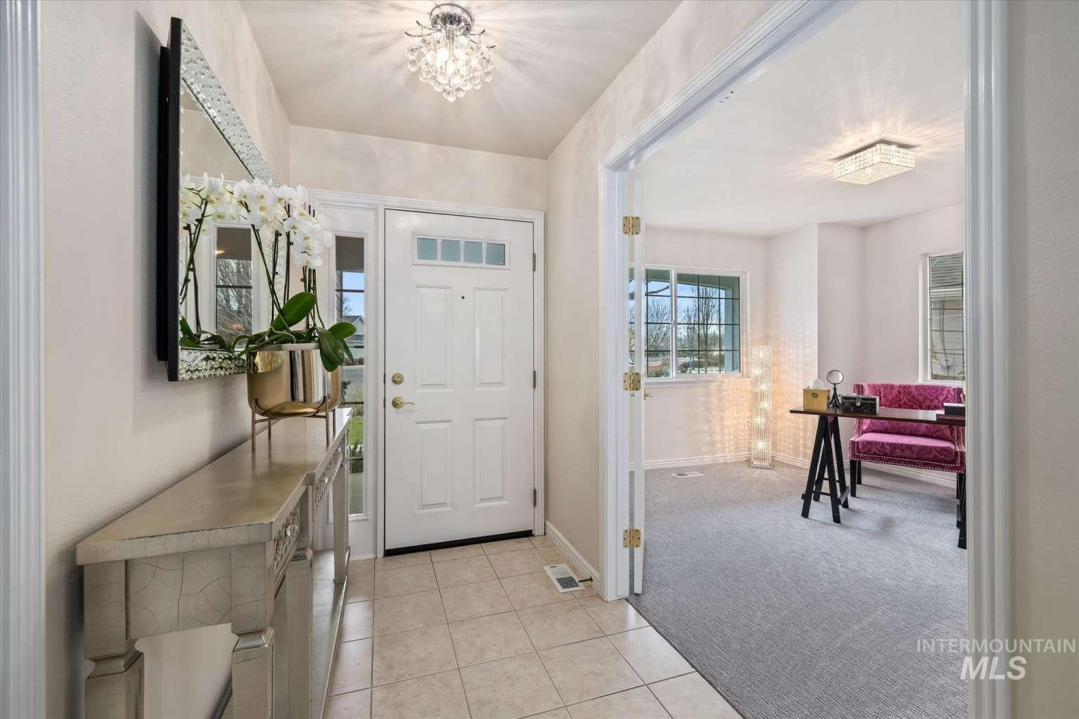 725 N Eagle Rd, Eagle, Idaho 83616, 3 Bedrooms, 3 Bathrooms, Residential For Sale, Price $624,999,MLS 98973684