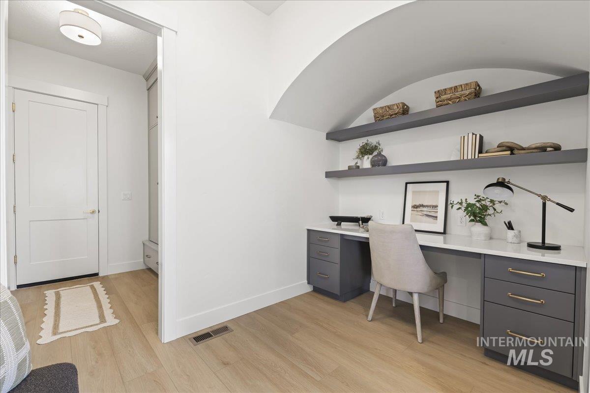 7326 W Runner Stone St, Eagle, Idaho 83616, 5 Bedrooms, 4.5 Bathrooms, Residential For Sale, Price $1,260,000, 98973686