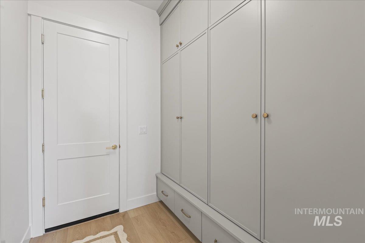 7326 W Runner Stone St, Eagle, Idaho 83616, 5 Bedrooms, 4.5 Bathrooms, Residential For Sale, Price $1,260,000, 98973686