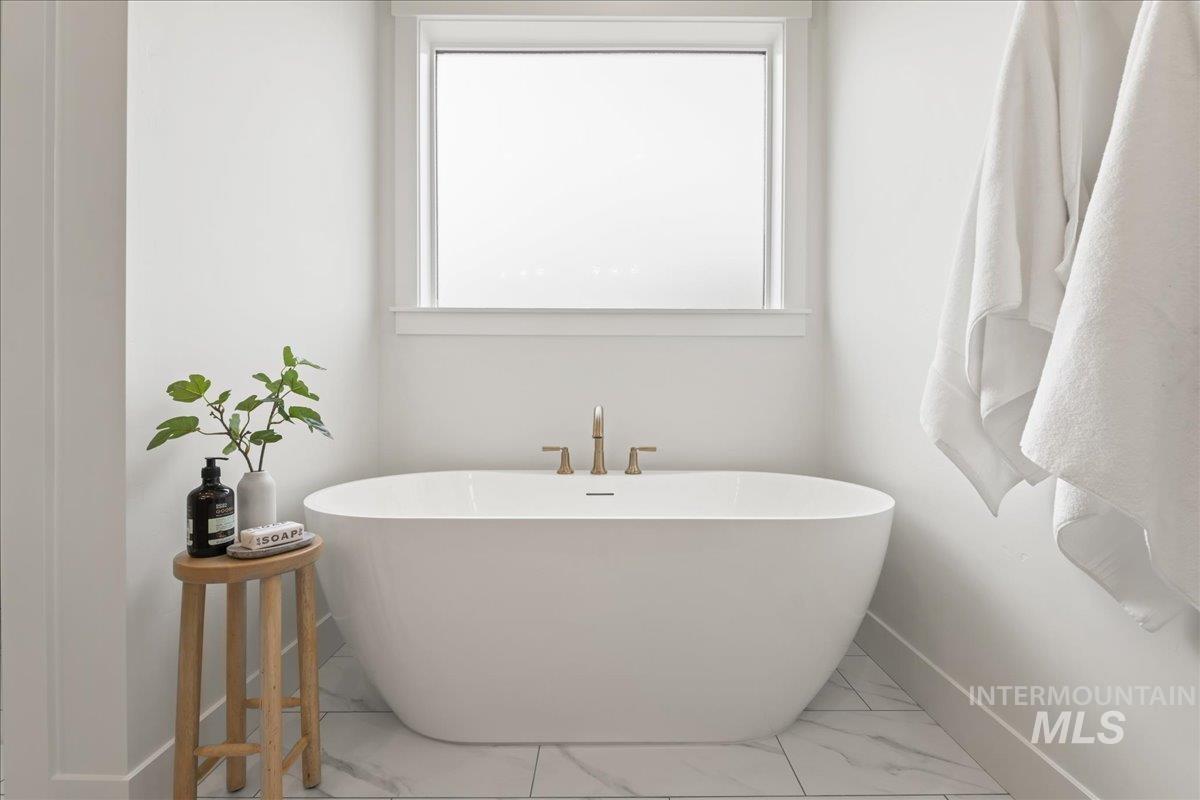 7326 W Runner Stone St, Eagle, Idaho 83616, 5 Bedrooms, 4.5 Bathrooms, Residential For Sale, Price $1,260,000,MLS 98973686