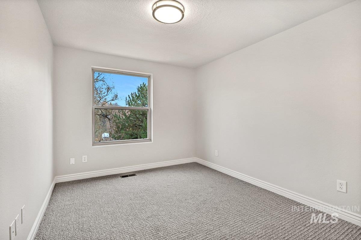 2934 N Mountain Road, Boise, Idaho 83702, 3 Bedrooms, 2.5 Bathrooms, Residential For Sale, Price $674,000,MLS 98973687