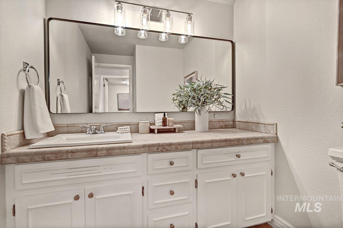 2934 N Mountain Road, Boise, Idaho 83702, 3 Bedrooms, 2.5 Bathrooms, Residential For Sale, Price $674,000,MLS 98973687