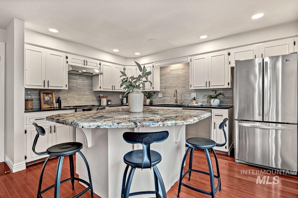 2934 N Mountain Road, Boise, Idaho 83702, 3 Bedrooms, 2.5 Bathrooms, Residential For Sale, Price $674,000,MLS 98973687