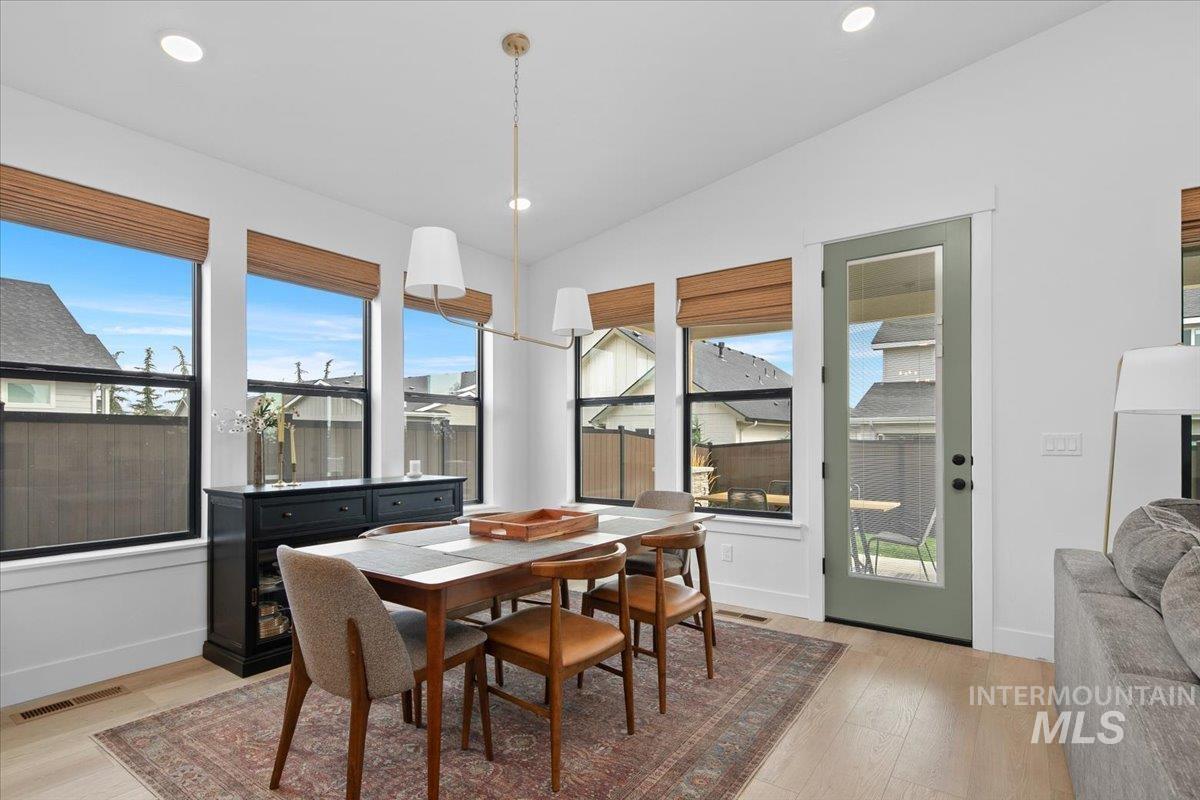 1911 E Mainacht St, Meridian, Idaho 83642, 4 Bedrooms, 2.5 Bathrooms, Residential For Sale, Price $779,990,MLS 98973689