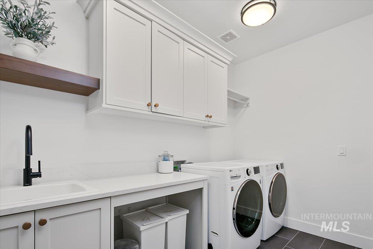 1911 E Mainacht St, Meridian, Idaho 83642, 4 Bedrooms, 2.5 Bathrooms, Residential For Sale, Price $779,990,MLS 98973689