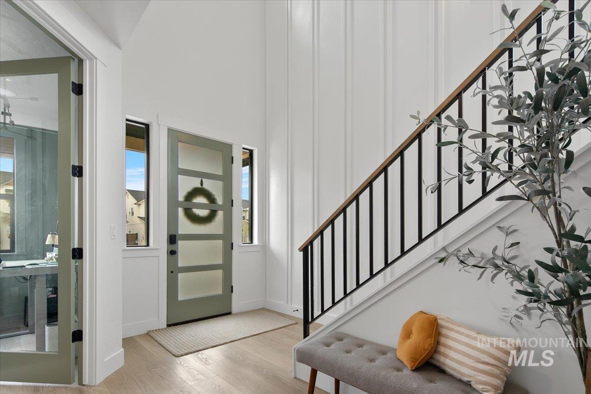 1911 E Mainacht St, Meridian, Idaho 83642, 4 Bedrooms, 2.5 Bathrooms, Residential For Sale, Price $779,990,MLS 98973689