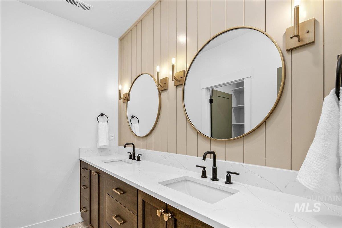 1911 E Mainacht St, Meridian, Idaho 83642, 4 Bedrooms, 2.5 Bathrooms, Residential For Sale, Price $779,990,MLS 98973689