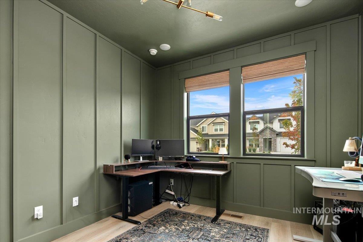 1911 E Mainacht St, Meridian, Idaho 83642, 4 Bedrooms, 2.5 Bathrooms, Residential For Sale, Price $779,990,MLS 98973689