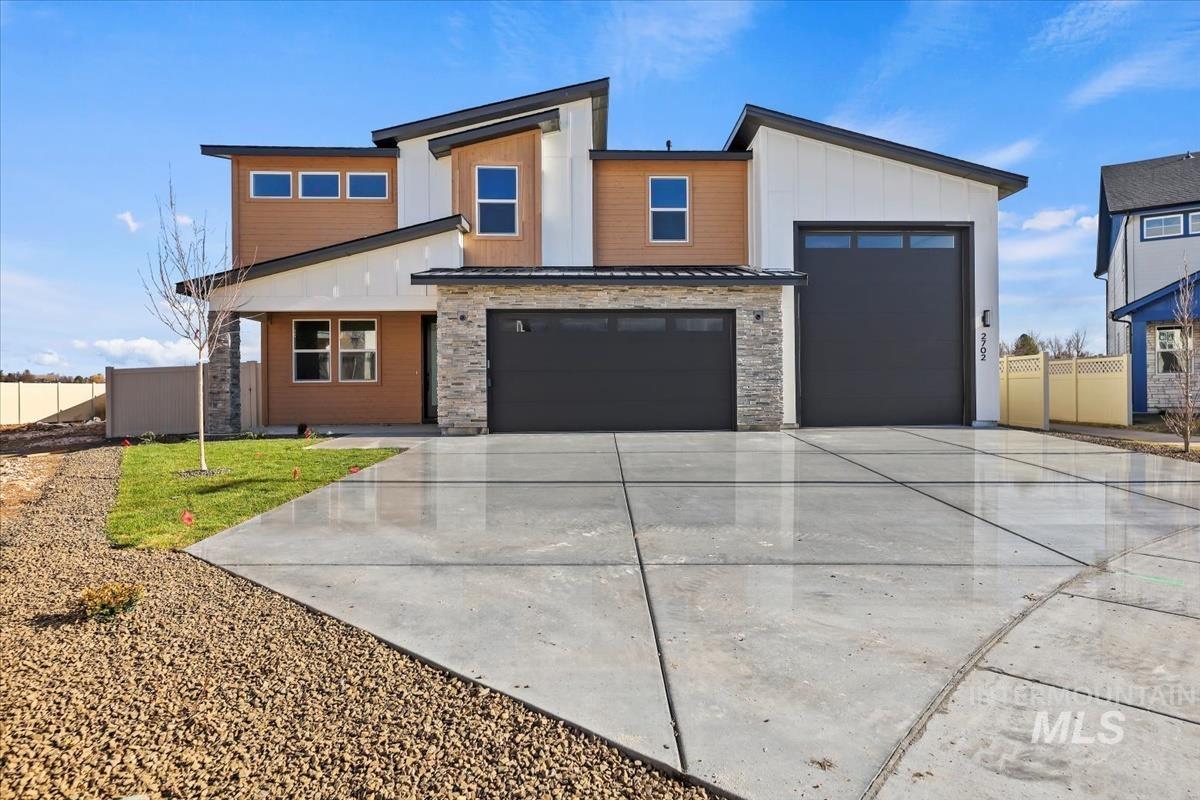 2829 Warlander, Meridian, Idaho 83642, 5 Bedrooms, 2.5 Bathrooms, Residential For Sale, Price $669,900,MLS 98973690