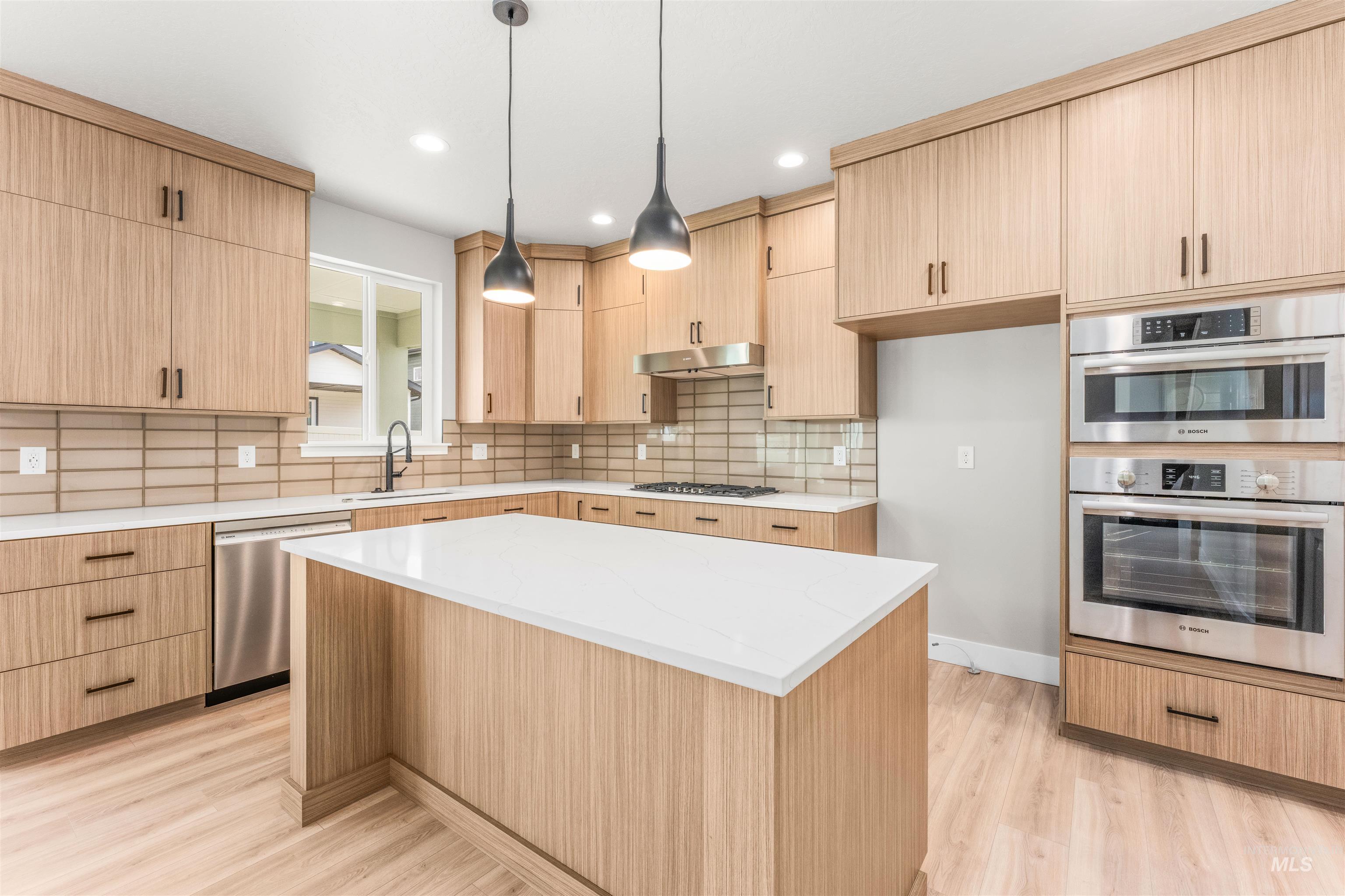 2829 Warlander, Meridian, Idaho 83642, 5 Bedrooms, 2.5 Bathrooms, Residential For Sale, Price $659,900, 98973690