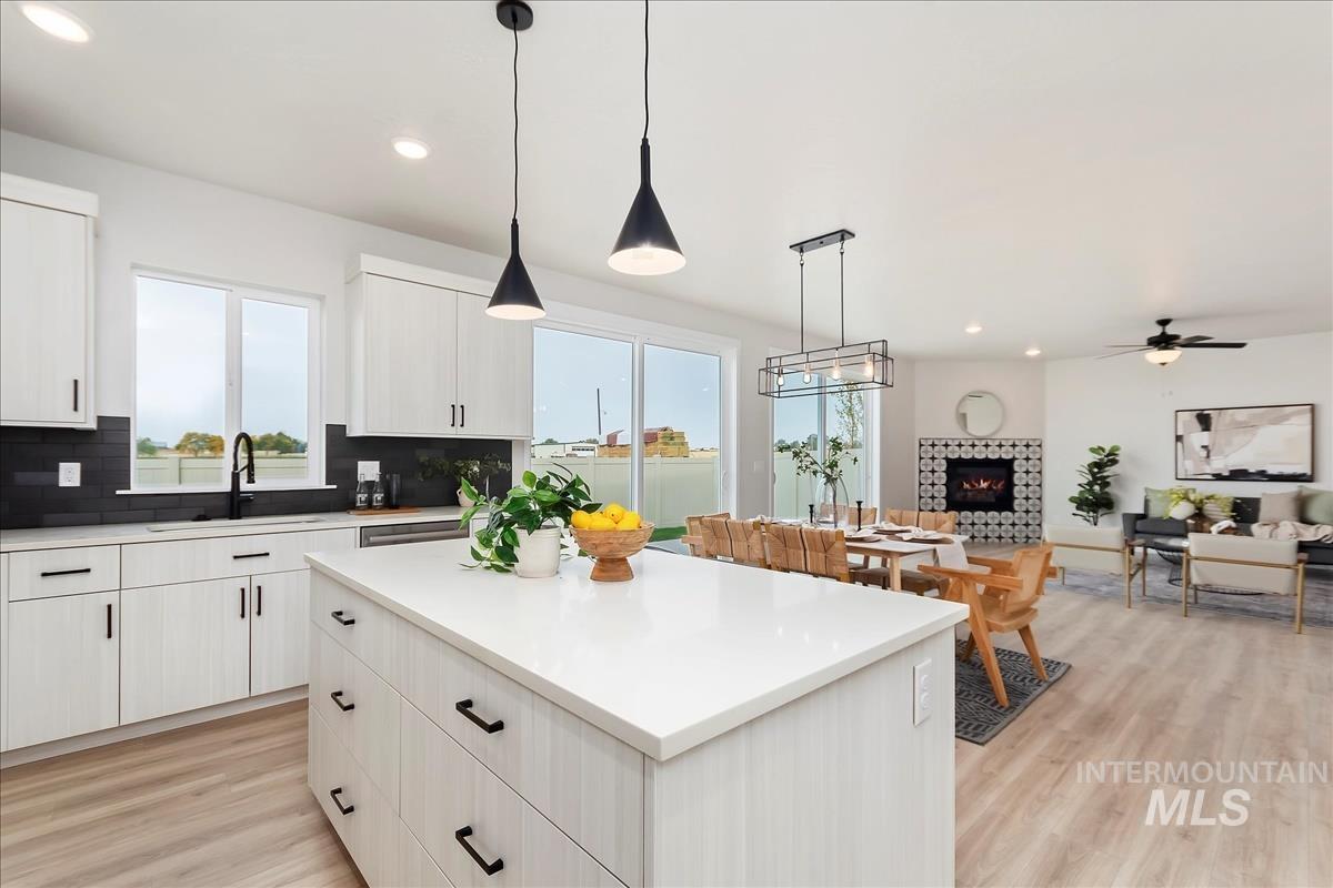 2829 Warlander, Meridian, Idaho 83642, 5 Bedrooms, 2.5 Bathrooms, Residential For Sale, Price $669,900,MLS 98973690