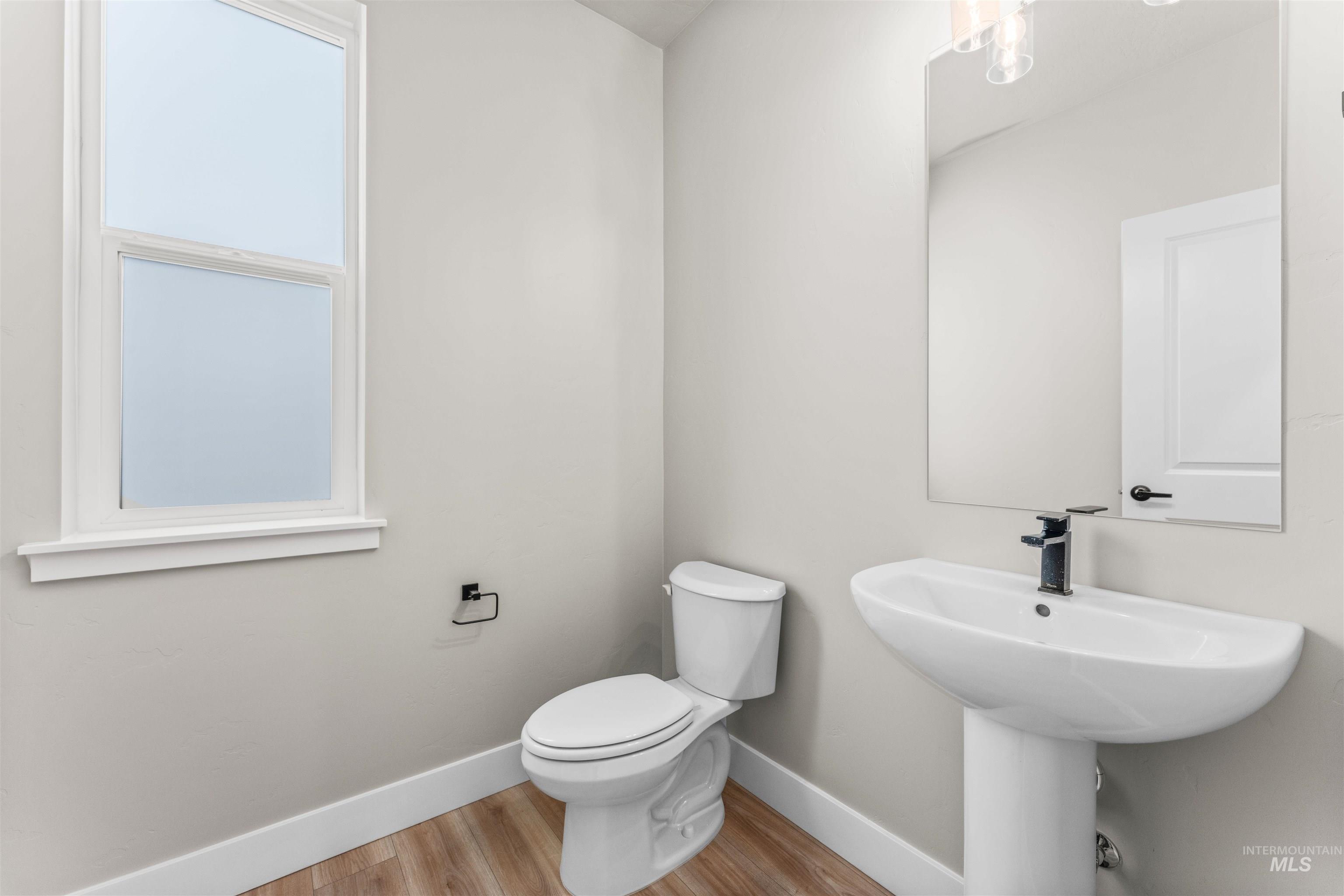 2829 Warlander, Meridian, Idaho 83642, 5 Bedrooms, 2.5 Bathrooms, Residential For Sale, Price $659,900, 98973690