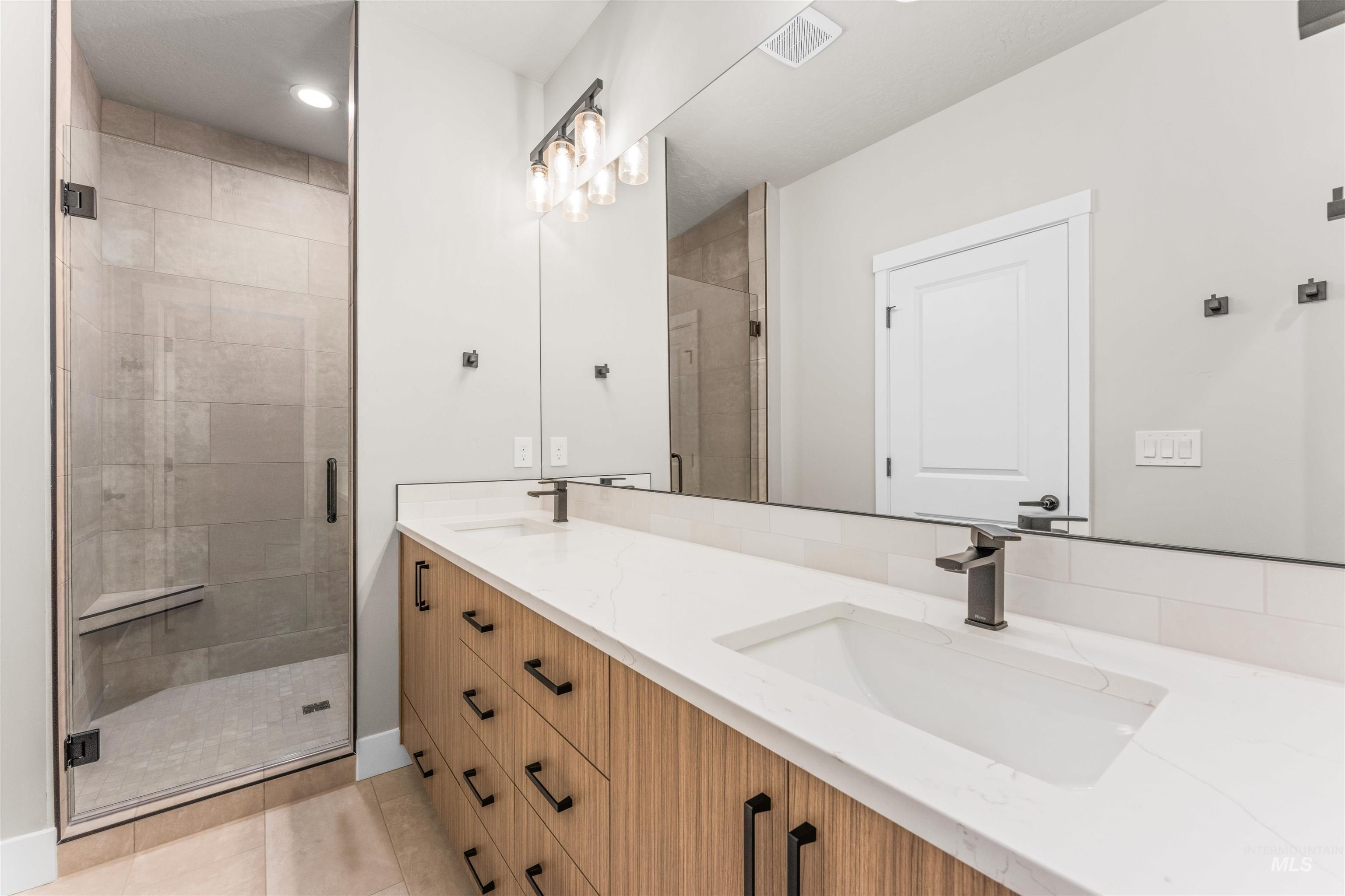 2829 Warlander, Meridian, Idaho 83642, 5 Bedrooms, 2.5 Bathrooms, Residential For Sale, Price $659,900, 98973690