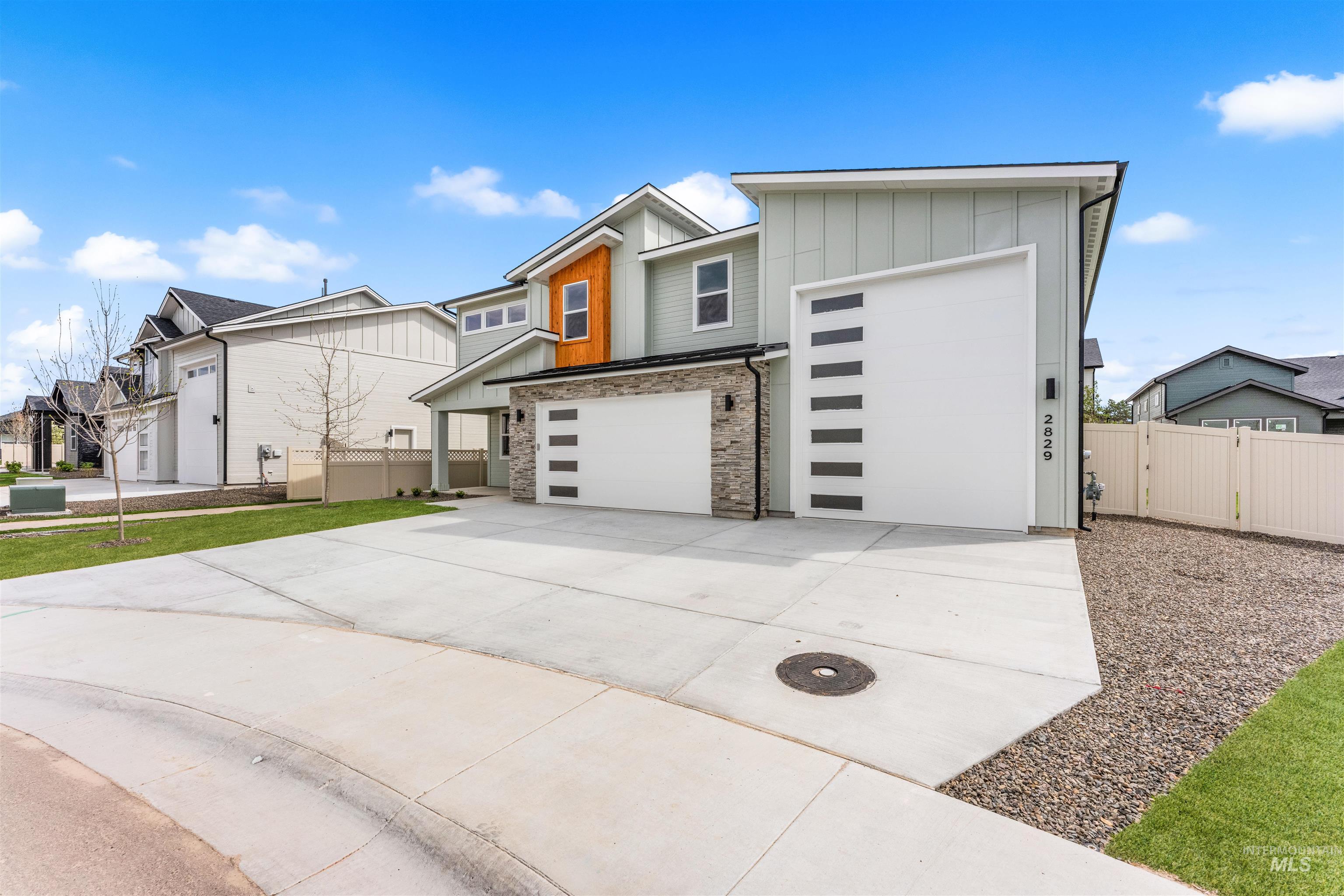 2829 Warlander, Meridian, Idaho 83642, 5 Bedrooms, 2.5 Bathrooms, Residential For Sale, Price $659,900, 98973690