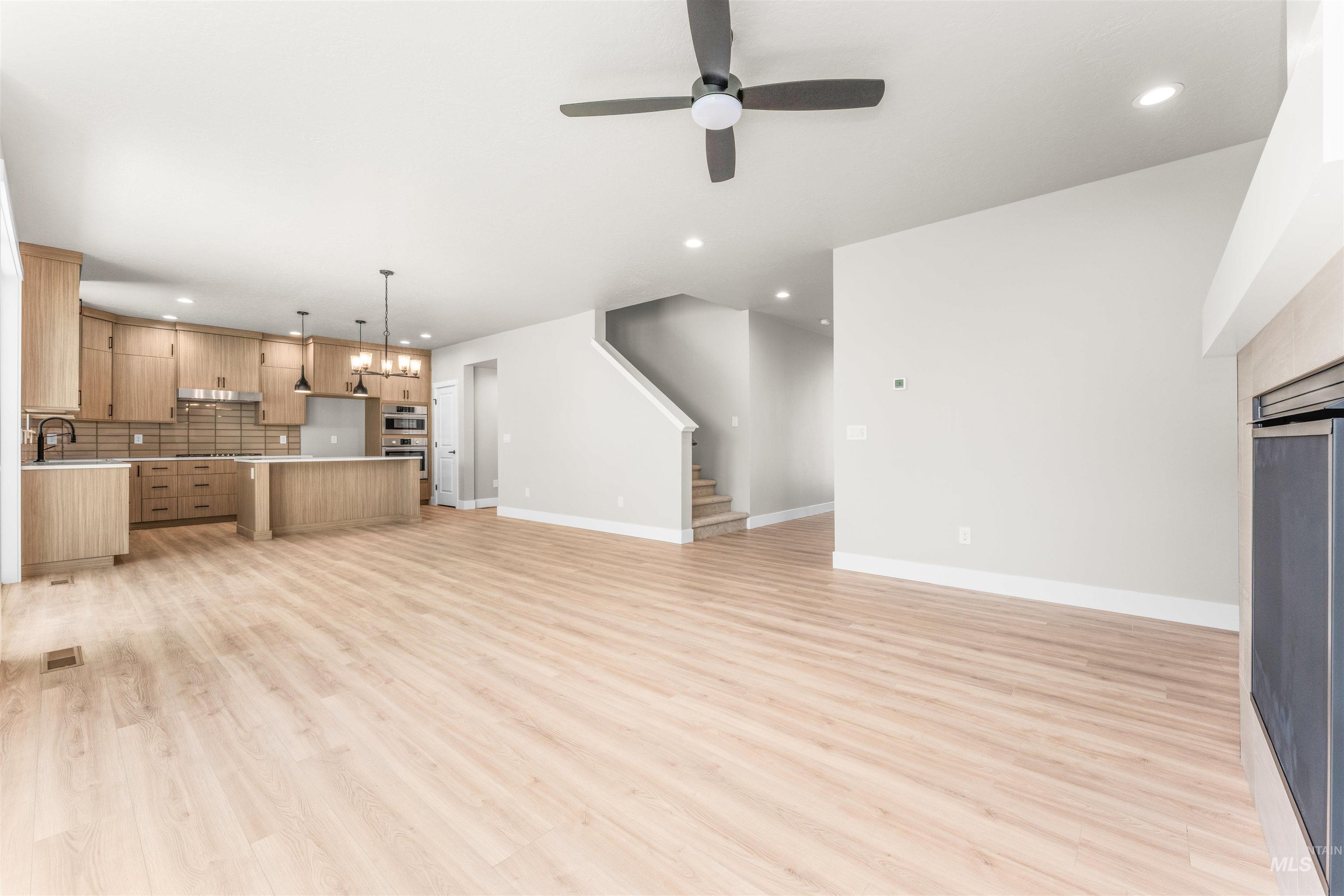 2829 Warlander, Meridian, Idaho 83642, 5 Bedrooms, 2.5 Bathrooms, Residential For Sale, Price $659,900, 98973690