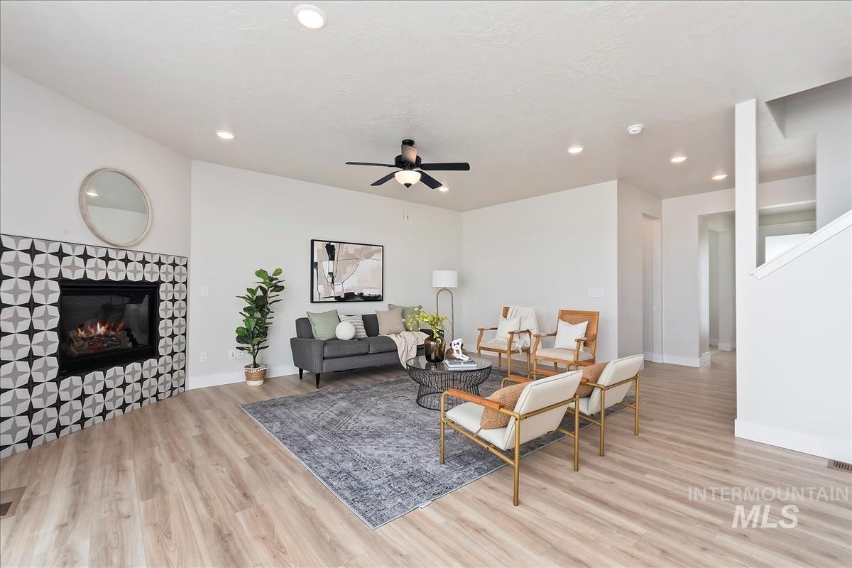 2829 Warlander, Meridian, Idaho 83642, 5 Bedrooms, 2.5 Bathrooms, Residential For Sale, Price $669,900,MLS 98973690