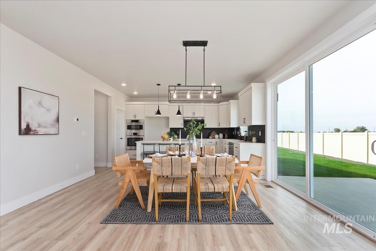 2829 Warlander, Meridian, Idaho 83642, 5 Bedrooms, 2.5 Bathrooms, Residential For Sale, Price $669,900,MLS 98973690