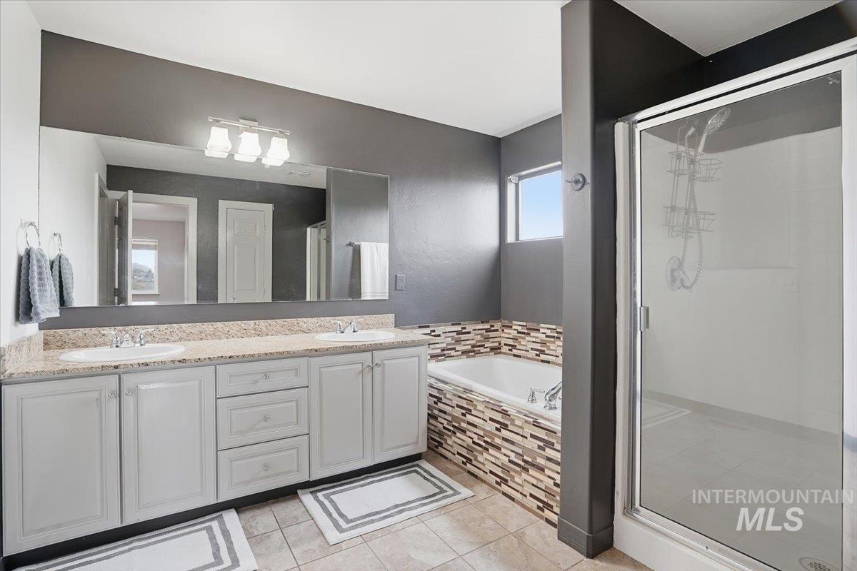 1430 NE Urwin, Mountain Home, Idaho 83647, 5 Bedrooms, 2.5 Bathrooms, Residential For Sale, Price $549,000,MLS 98973693